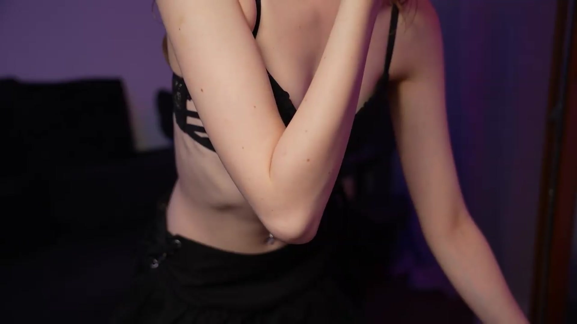 Gallery image thumbnail from Sw33t_g1rl's myfreecams stream on, 09/06/2026, 24:28 image 3 of 20