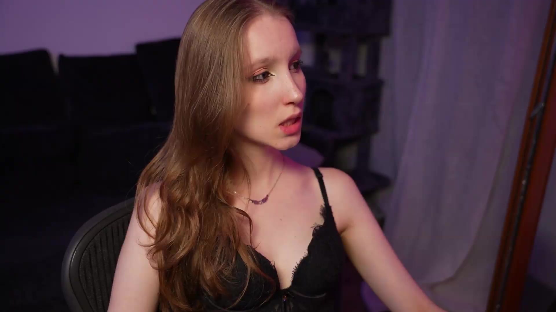 Gallery image thumbnail from Sw33t_g1rl's myfreecams stream on, 09/06/2026, 19:45 image 6 of 20