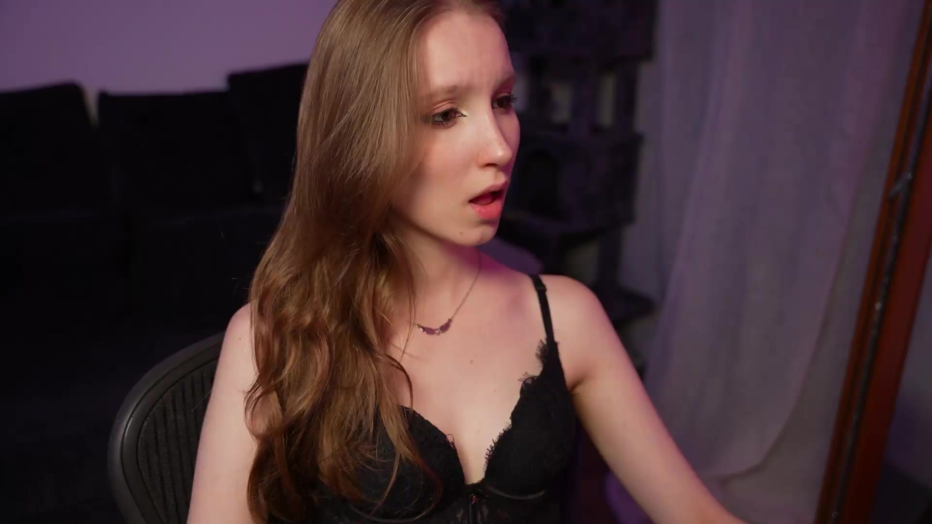 Gallery image thumbnail from Sw33t_g1rl's myfreecams stream on, 09/06/2026, 19:45 image 5 of 20