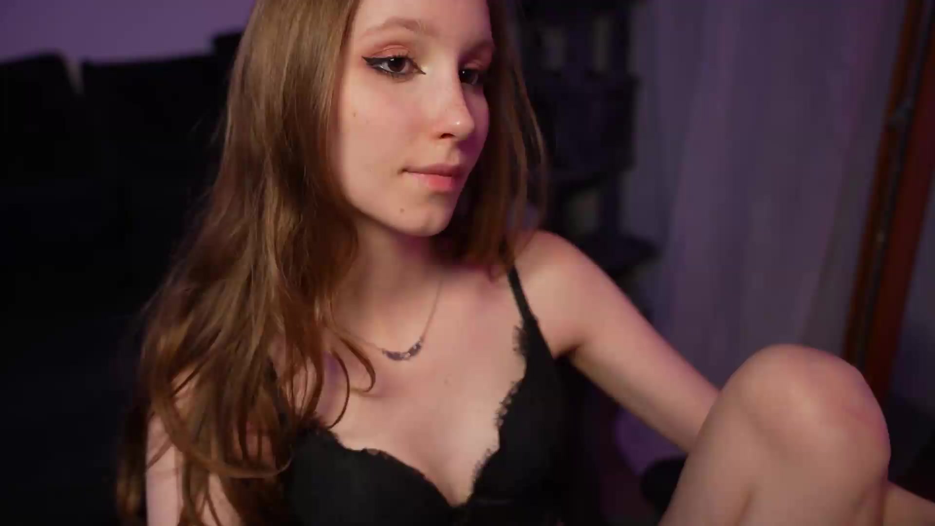Gallery image thumbnail from Sw33t_g1rl's myfreecams stream on, 09/06/2026, 19:56 image 20 of 20