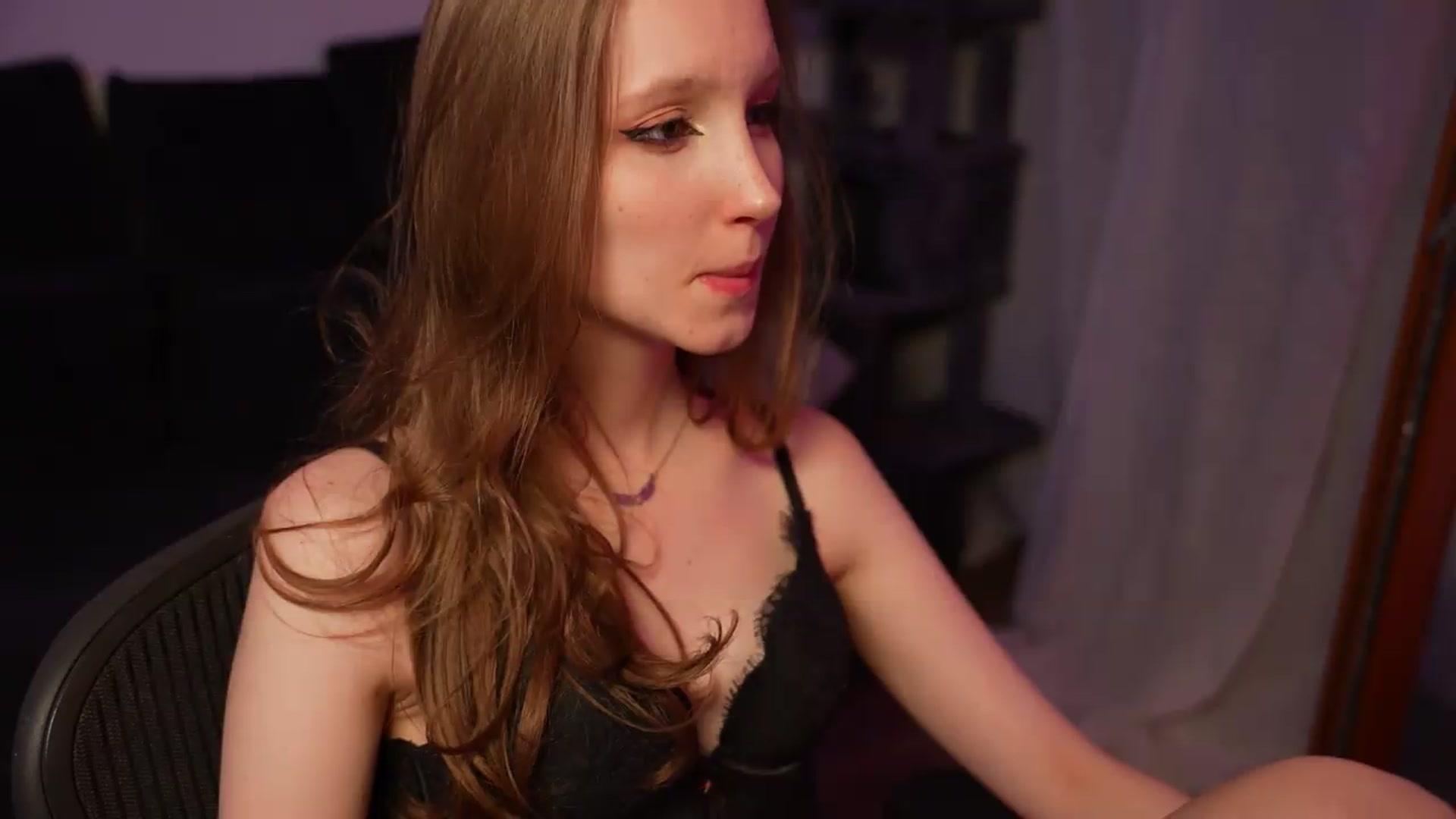 Gallery image thumbnail from Sw33t_g1rl's myfreecams stream on, 09/06/2026, 22:46 image 18 of 20