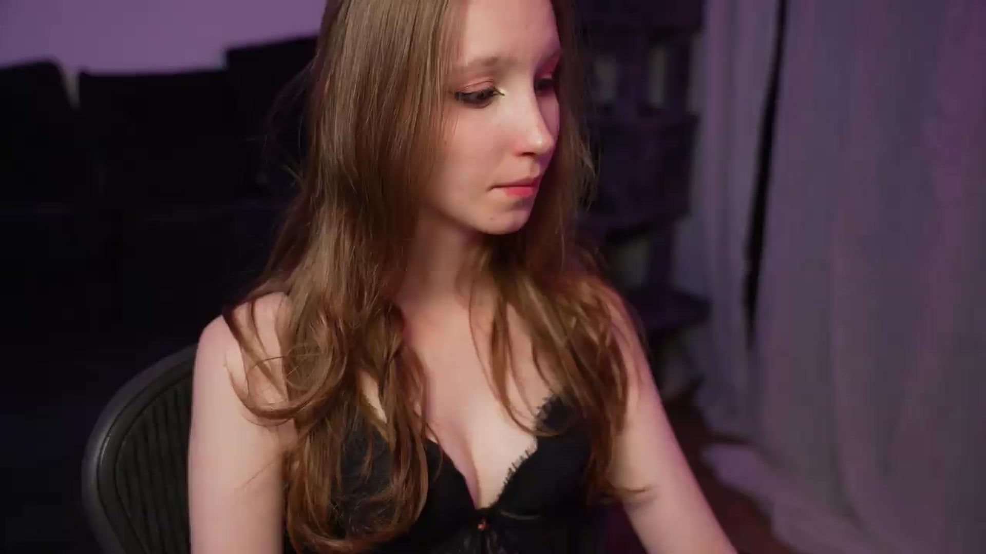 Gallery image thumbnail from Sw33t_g1rl's myfreecams stream on, 09/07/2026, 01:38 image 2 of 20