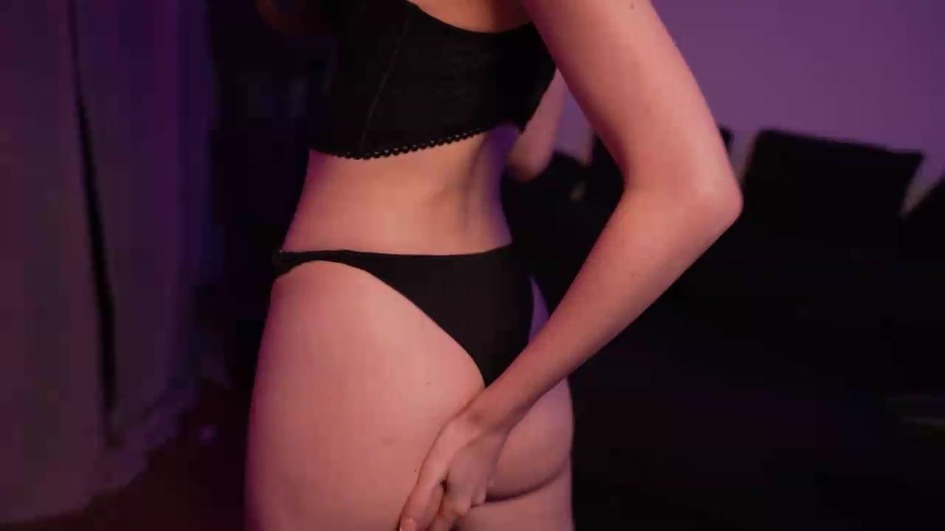 Gallery image thumbnail from Sw33t_g1rl's myfreecams stream on, 09/10/2026, 22:48 image 8 of 20
