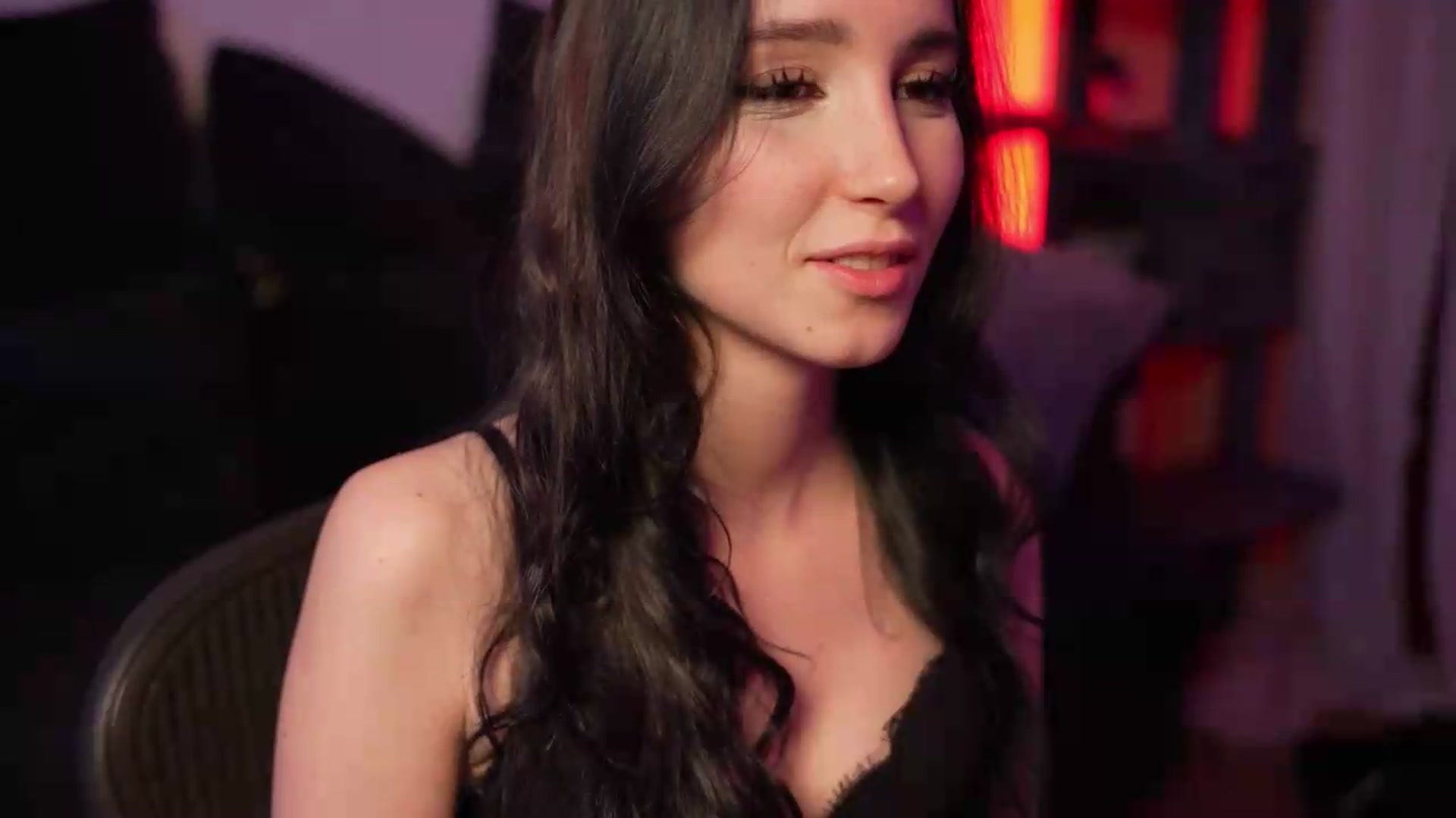 Gallery image thumbnail from Sw33t_g1rl's myfreecams stream on, 09/12/2026, 04:57 image 15 of 20
