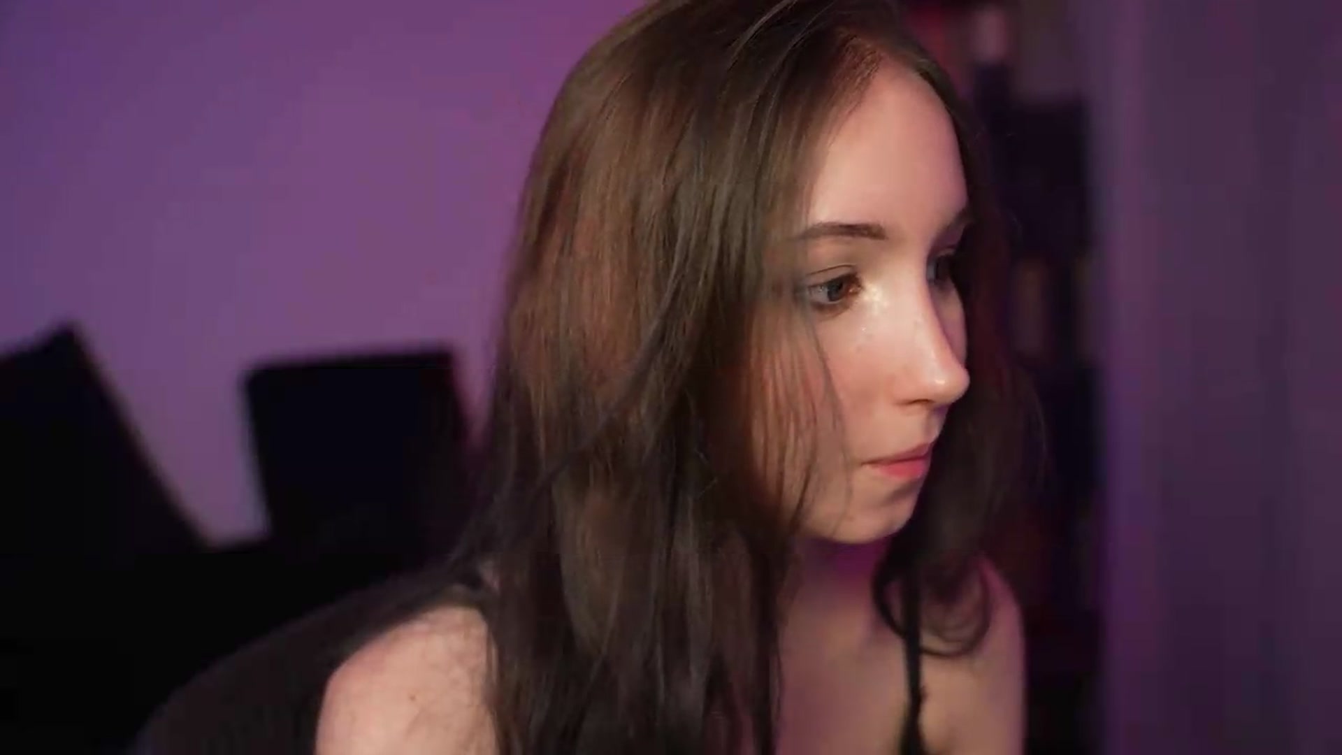 Gallery image thumbnail from Sw33t_g1rl's myfreecams stream on, 09/19/2026, 03:24 image 17 of 20
