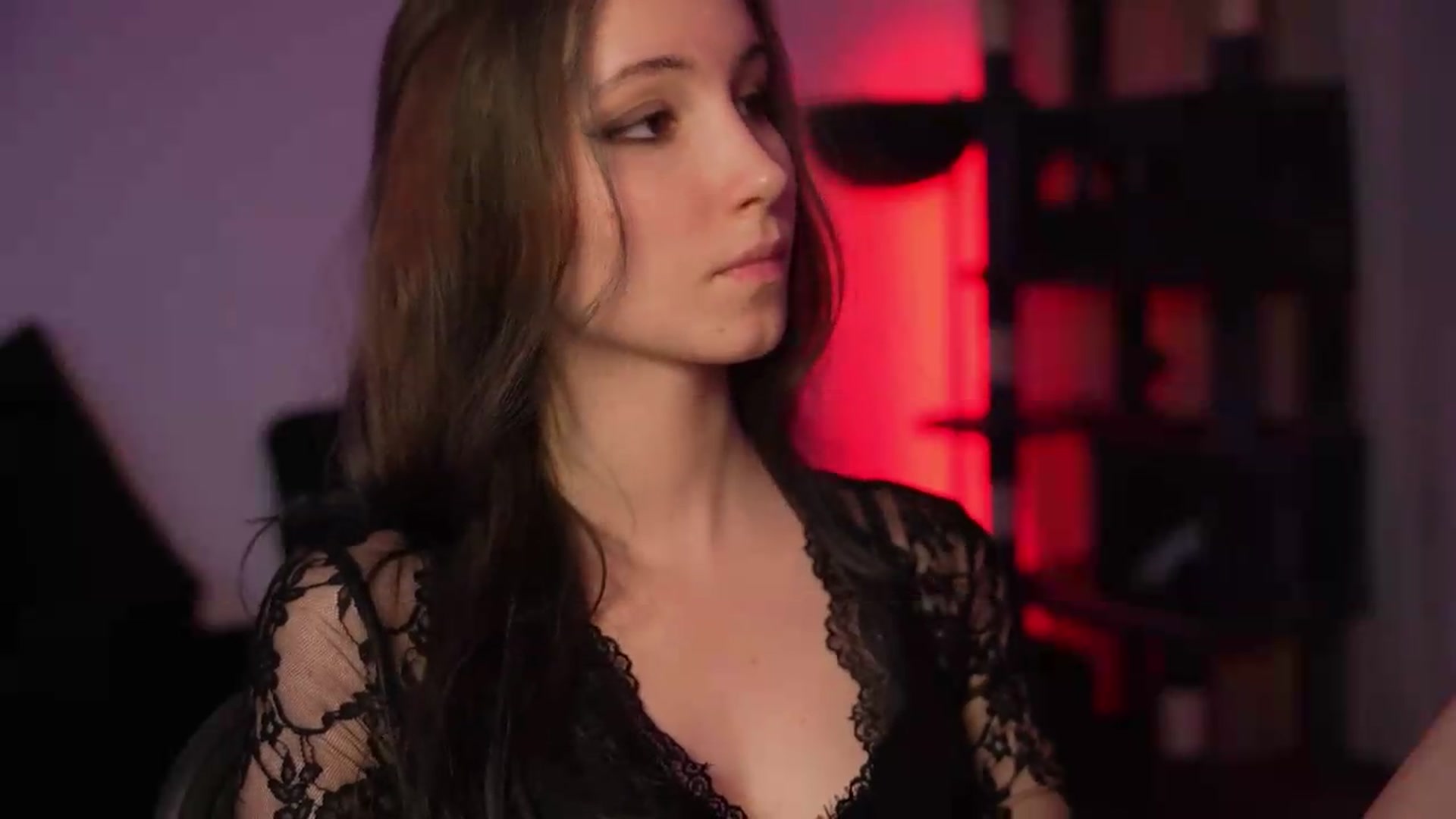 Gallery image thumbnail from Sw33t_g1rl's myfreecams stream on, 09/19/2026, 22:47 image 2 of 20