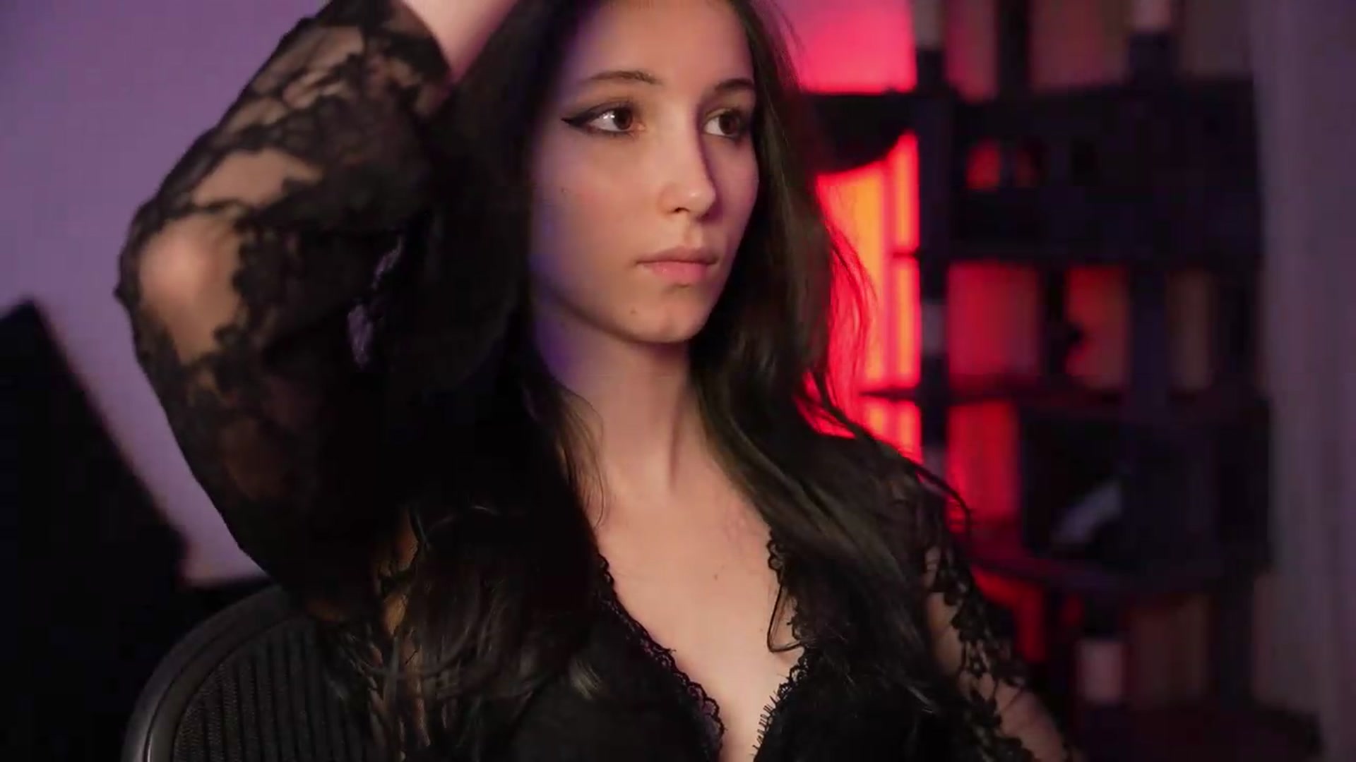 Gallery image thumbnail from Sw33t_g1rl's myfreecams stream on, 09/19/2026, 22:47 image 7 of 20