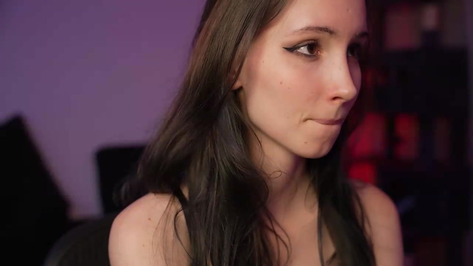 Gallery image thumbnail from Sw33t_g1rl's myfreecams stream on, 09/20/2026, 02:31 image 2 of 20