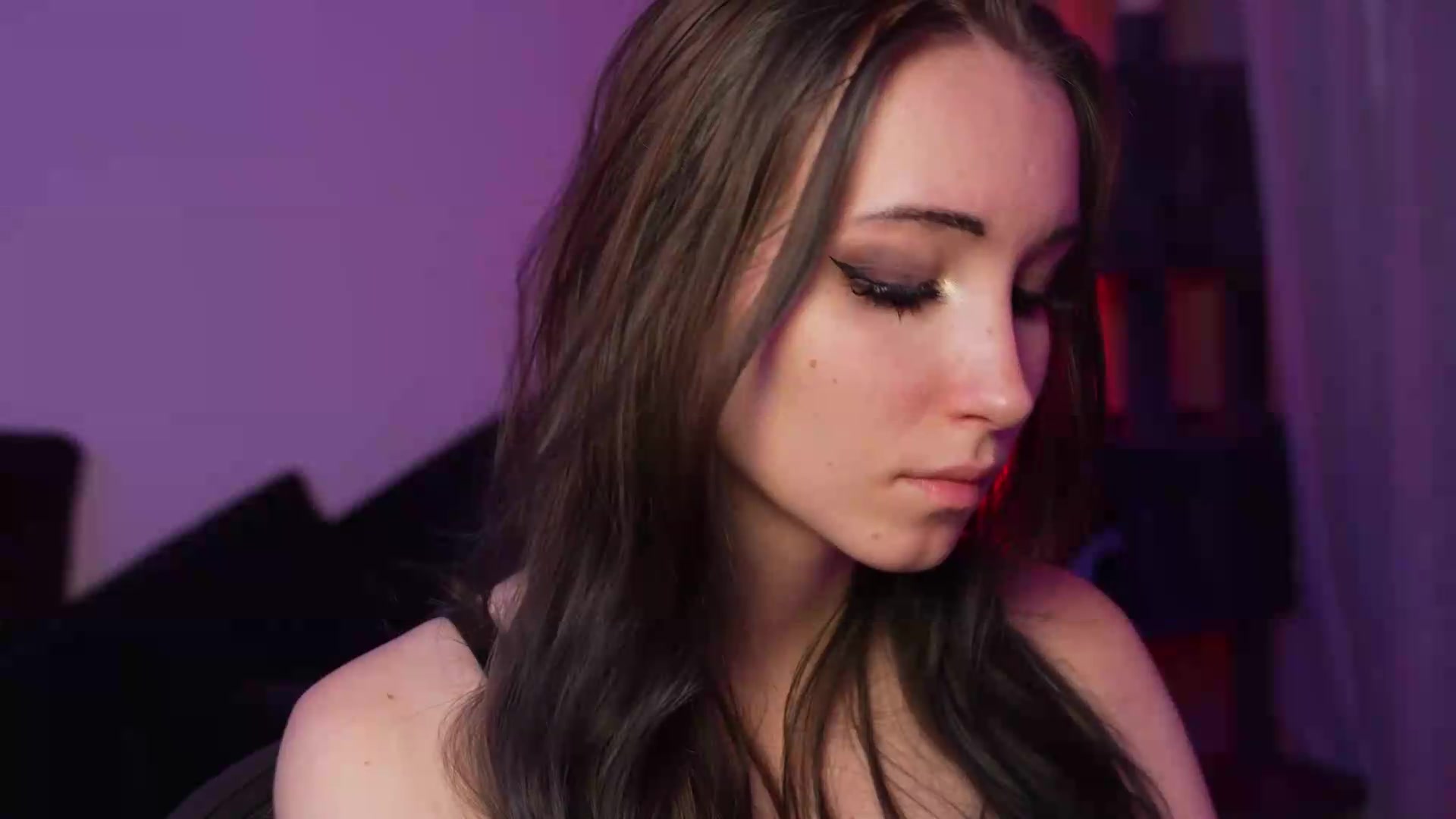 Gallery image thumbnail from Sw33t_g1rl's myfreecams stream on, 09/23/2026, 23:47 image 6 of 20