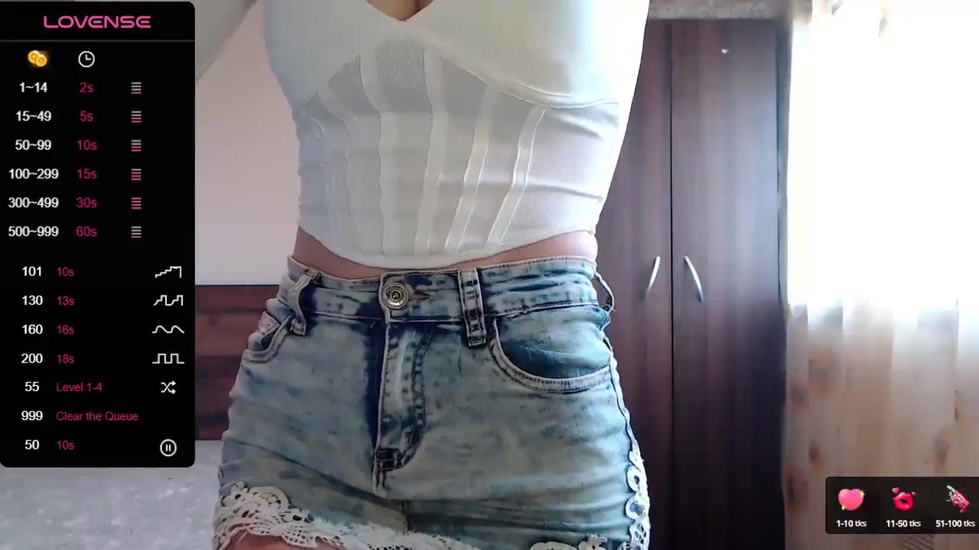 Gallery image thumbnail from Sweet4you_'s myfreecams stream on, 05/03/2024, 07:21 image 17 of 20