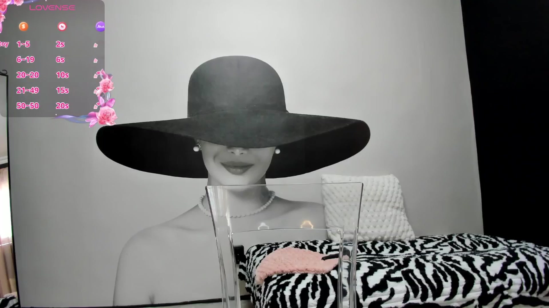 Gallery image thumbnail from SweetAlexis22's myfreecams stream on, 02/24/2025, 12:08 image 10 of 20