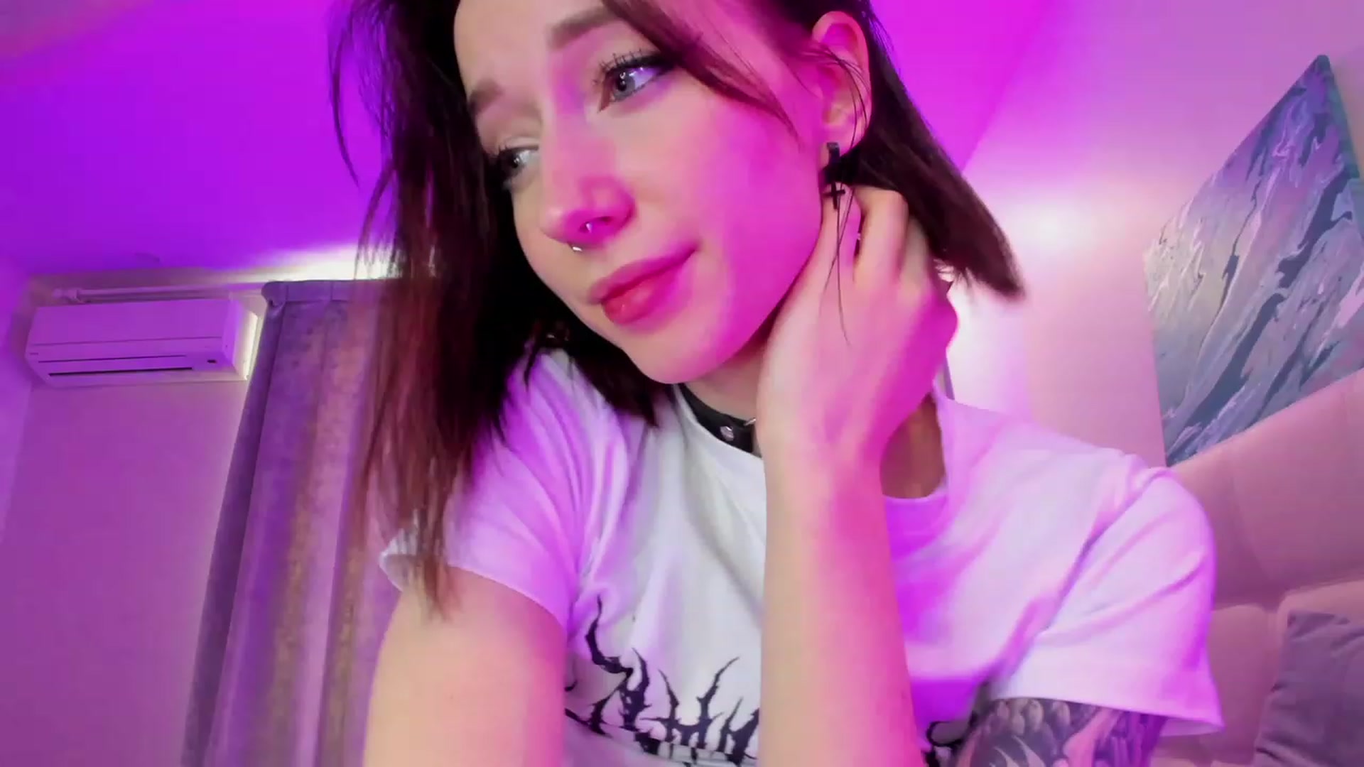 Gallery image thumbnail from SweetAlice666's myfreecams stream on, 12/04/2022, 09:47 image 18 of 20