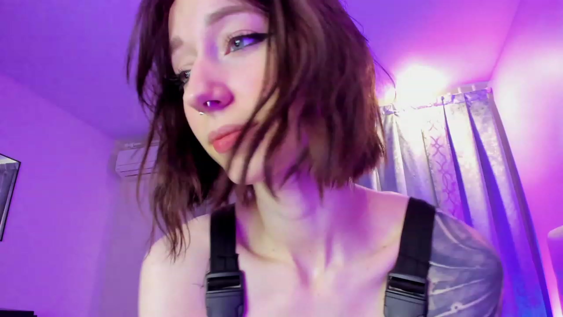 Gallery image thumbnail from SweetAlice666's myfreecams stream on, 12/11/2022, 09:33 image 19 of 20