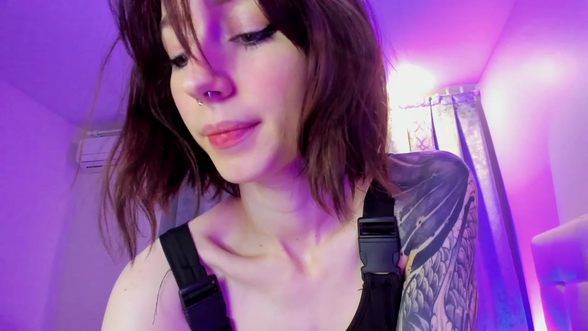 Gallery image thumbnail from SweetAlice666's myfreecams stream on, 12/11/2022, 10:44 image 12 of 20