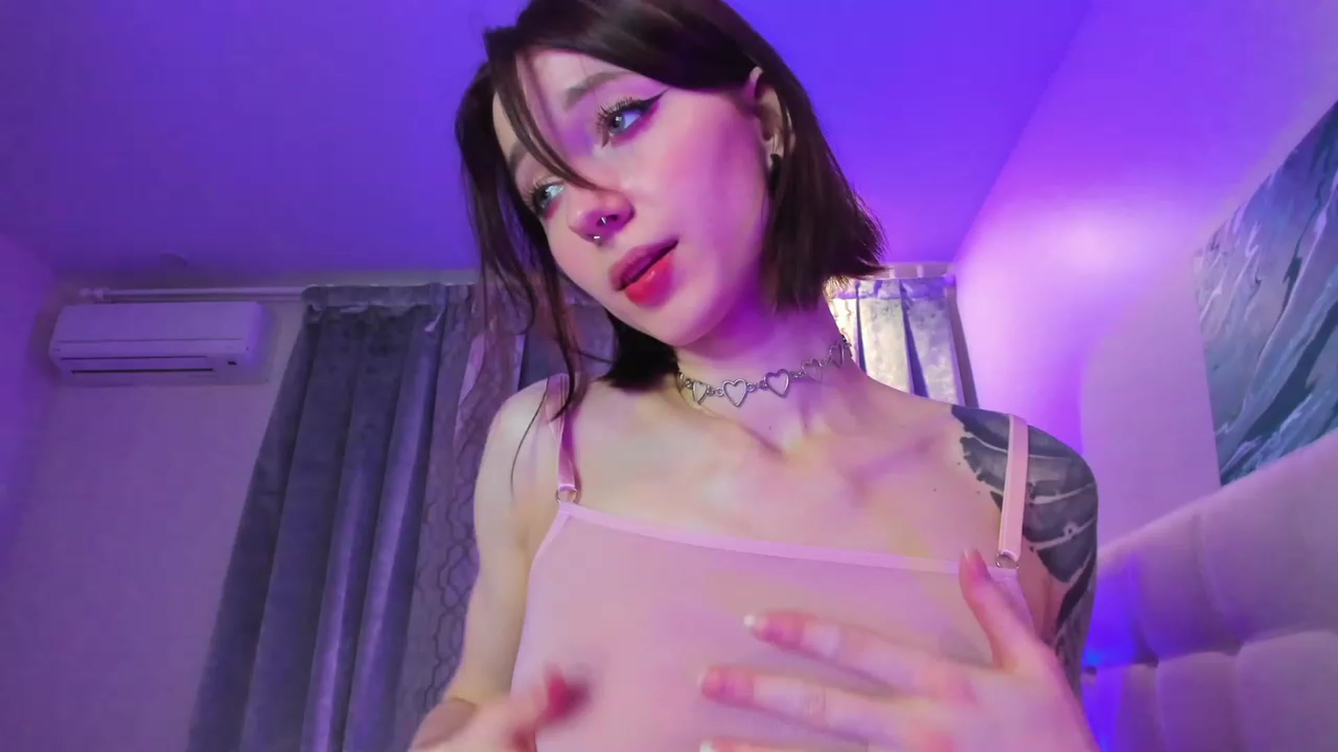 Gallery image thumbnail from SweetAlice666's myfreecams stream on, 12/22/2022, 12:34 image 20 of 20