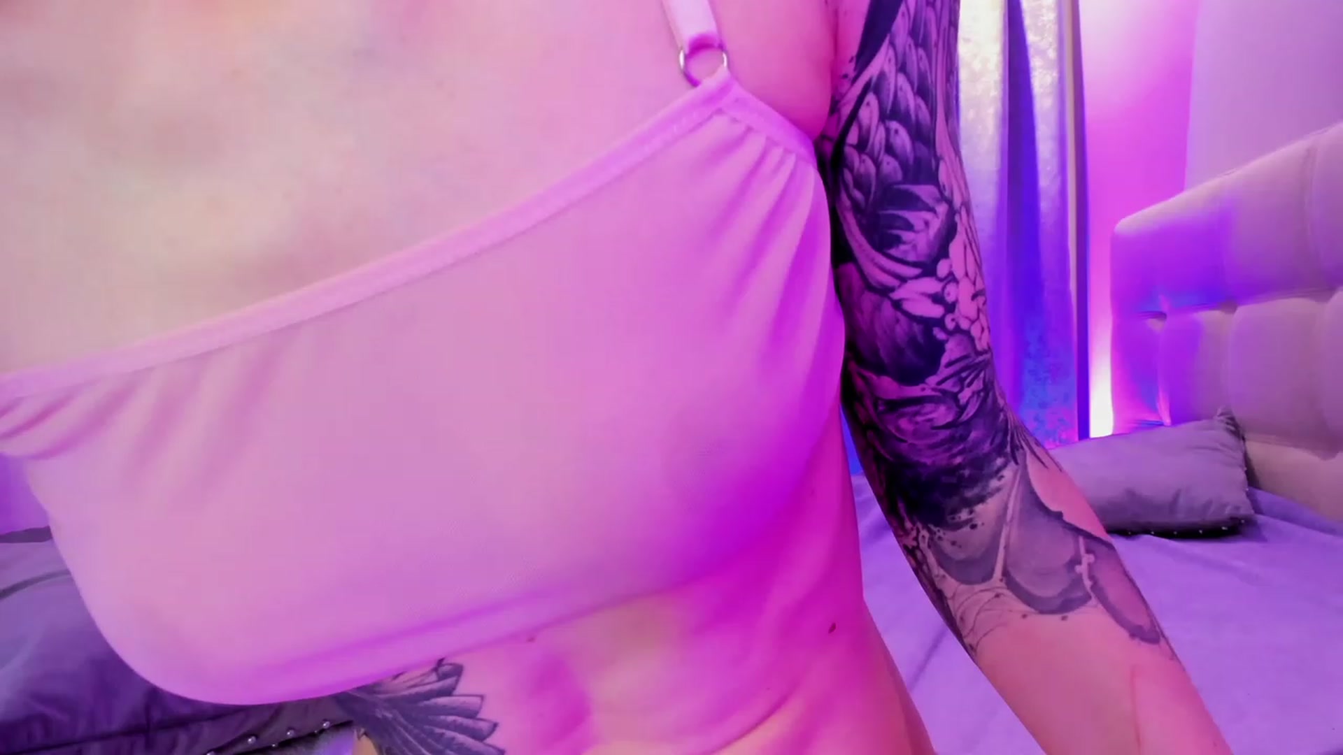 Gallery image thumbnail from SweetAlice666's myfreecams stream on, 01/09/2023, 11:08 image 16 of 20