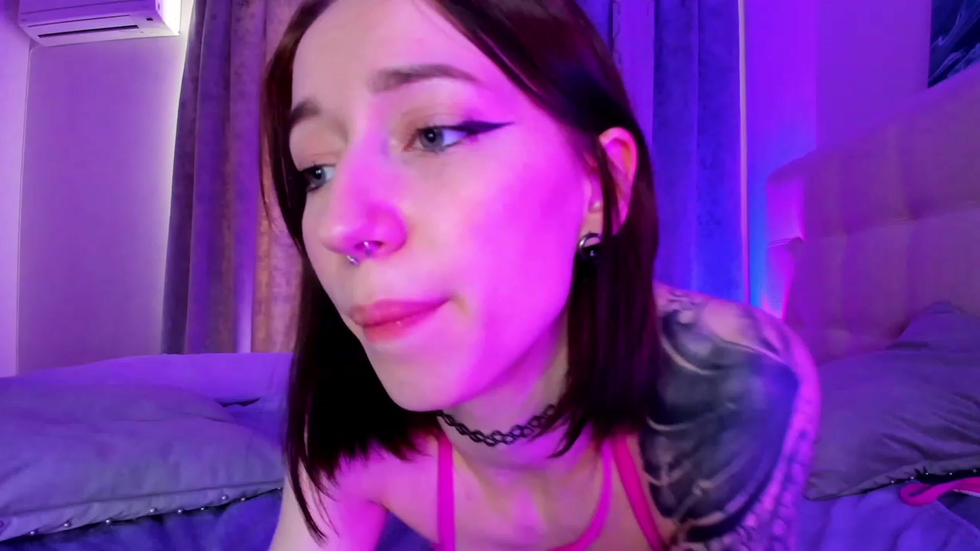 Gallery image thumbnail from SweetAlice666's myfreecams stream on, 02/04/2023, 12:38 image 7 of 20