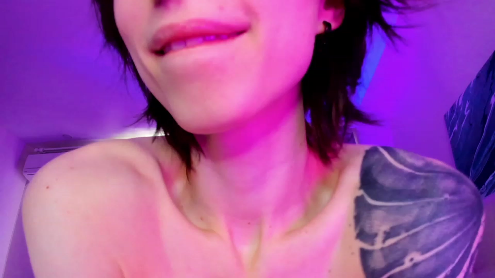 Gallery image thumbnail from SweetAlice666's myfreecams stream on, 02/18/2023, 09:16 image 4 of 20