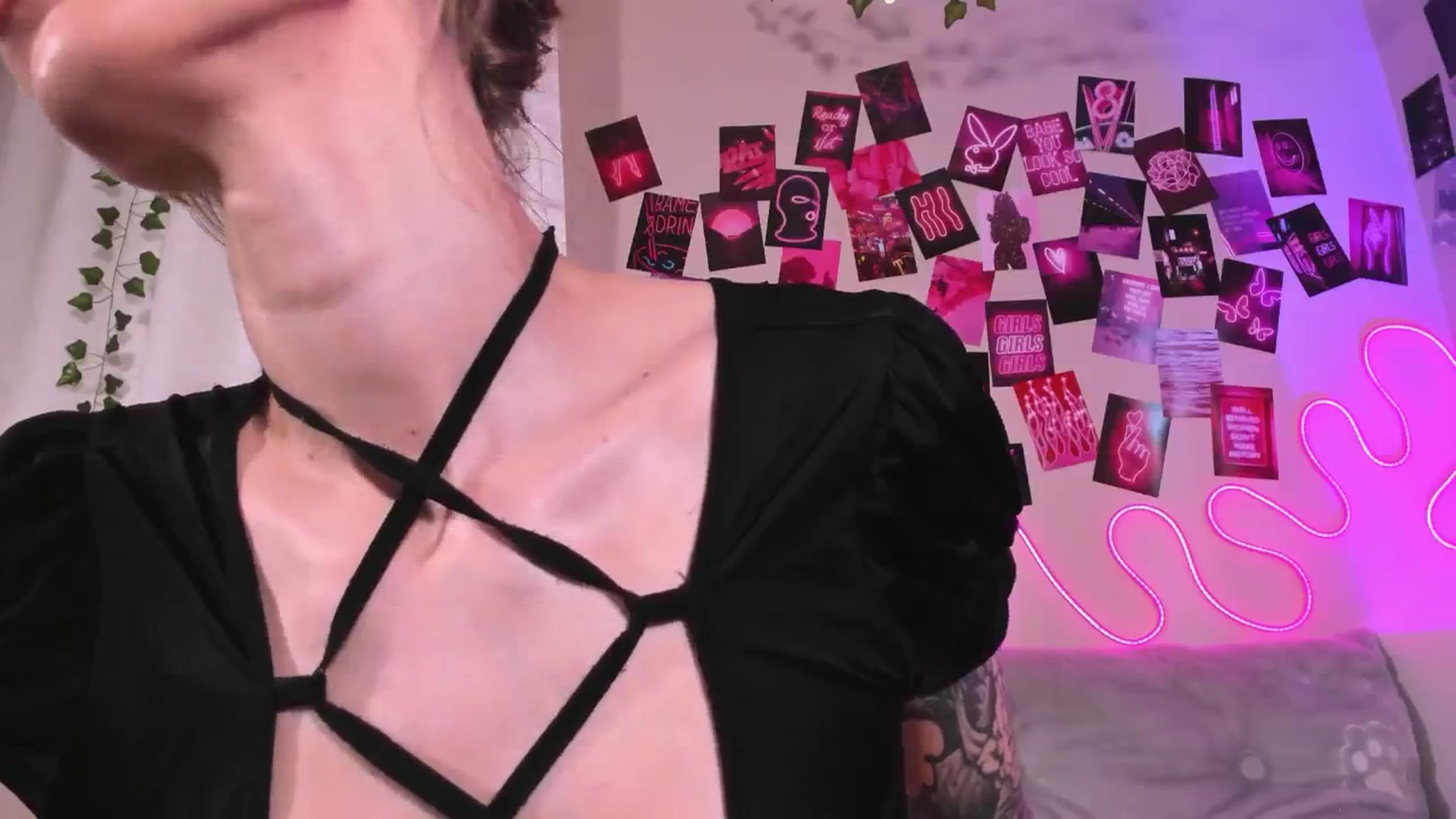 Gallery image thumbnail from SweetAlice666's myfreecams stream on, 08/27/2024, 11:22 image 8 of 20