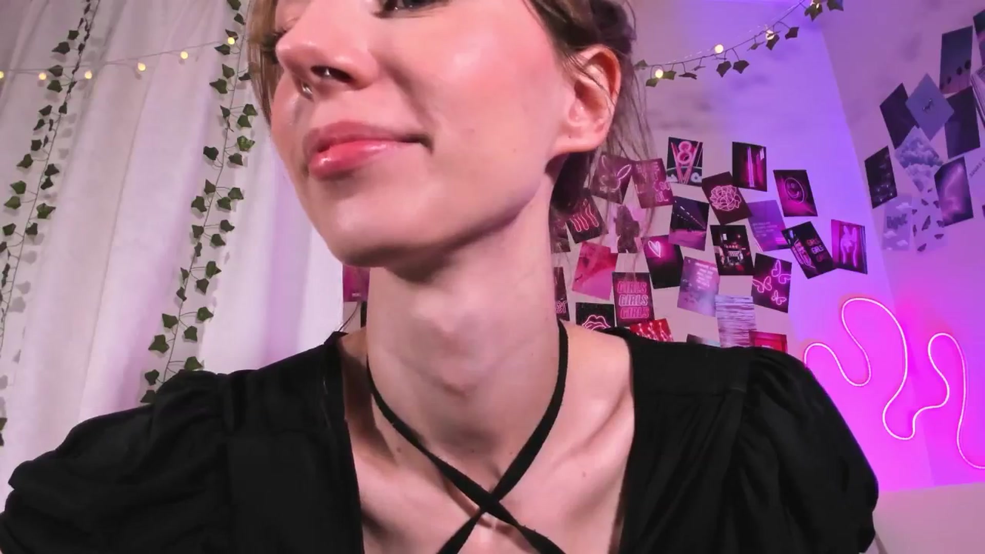 Gallery image thumbnail from SweetAlice666's myfreecams stream on, 08/27/2024, 11:22 image 7 of 20