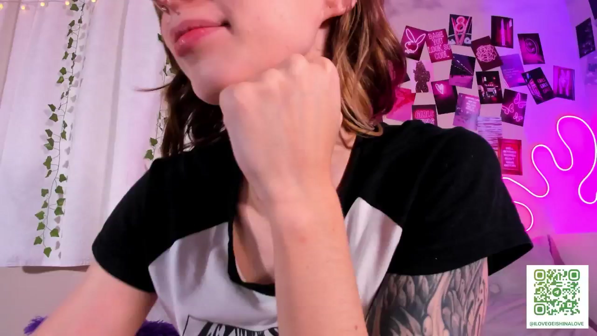 Gallery image thumbnail from SweetAlice666's myfreecams stream on, 09/29/2024, 11:42 image 15 of 20