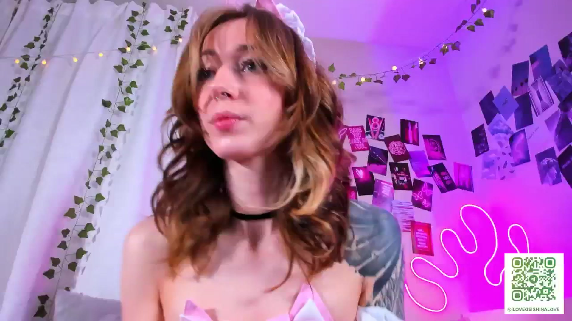 Gallery image thumbnail from SweetAlice666's myfreecams stream on, 10/26/2024, 10:26 image 17 of 20