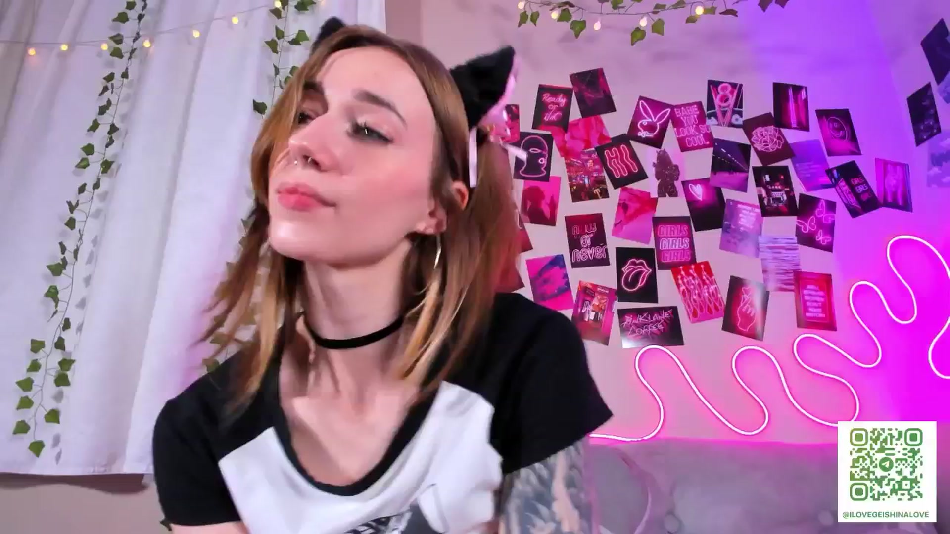 Gallery image thumbnail from SweetAlice666's myfreecams stream on, 10/29/2024, 11:51 image 9 of 20