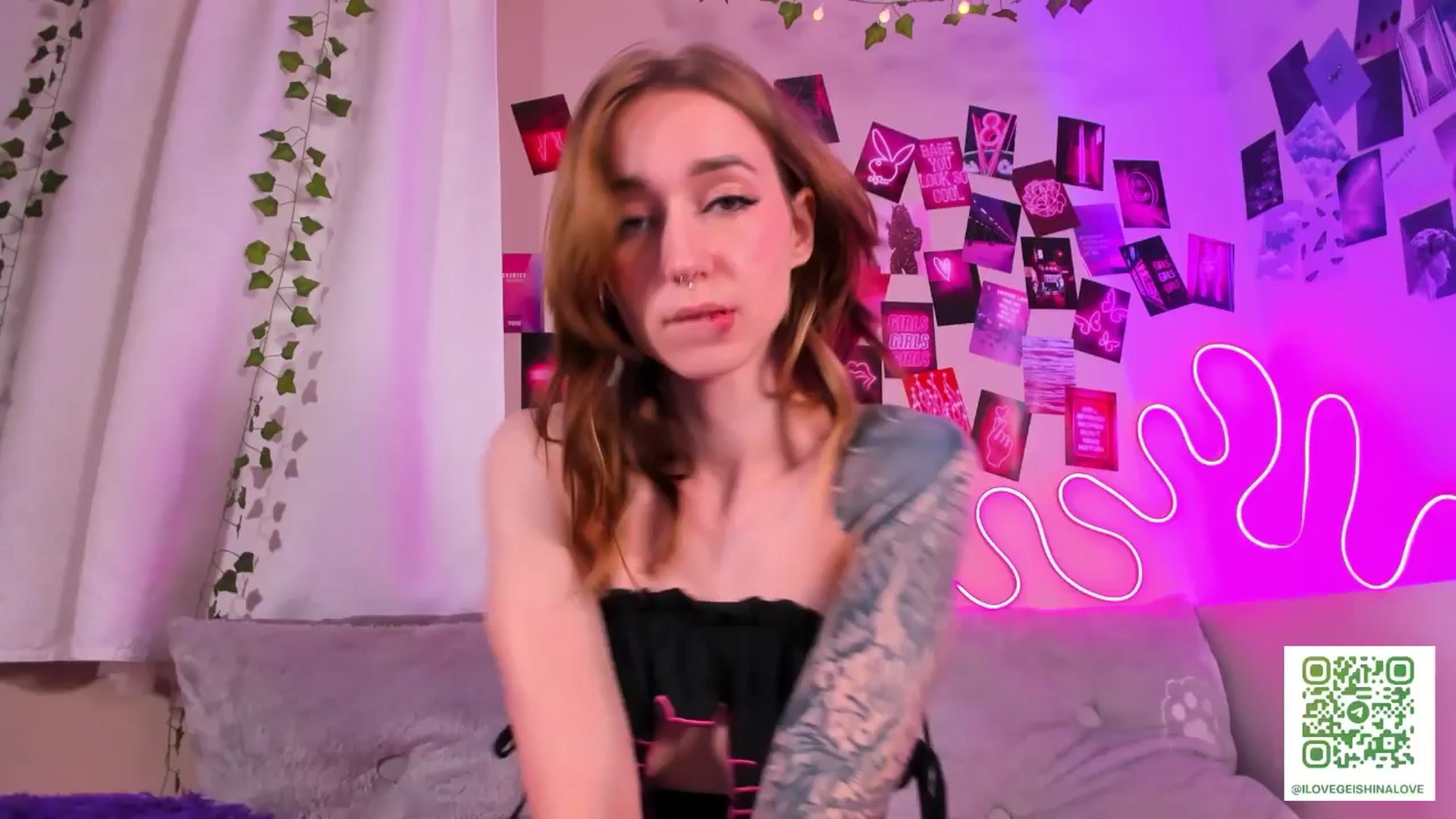 Gallery image thumbnail from SweetAlice666's myfreecams stream on, 11/28/2024, 11:45 image 14 of 20