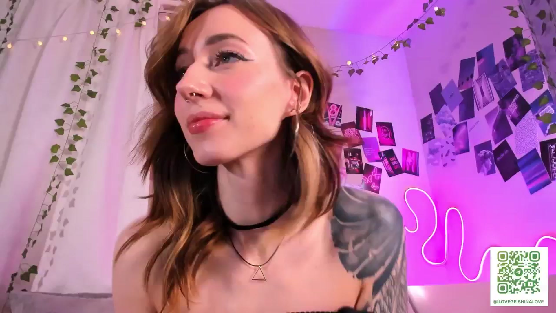 Gallery image thumbnail from SweetAlice666's myfreecams stream on, 12/10/2024, 09:58 image 13 of 20
