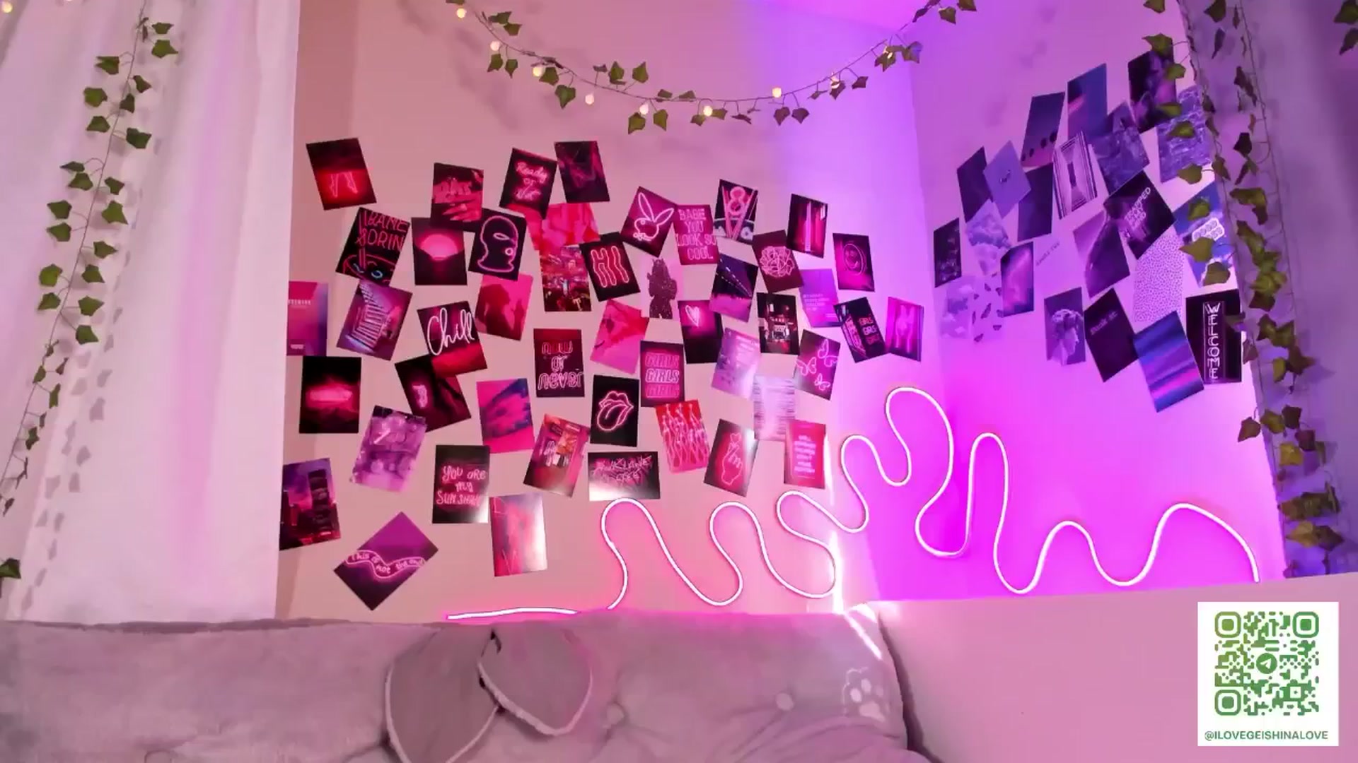 Gallery image thumbnail from SweetAlice666's myfreecams stream on, 12/10/2024, 09:58 image 16 of 20