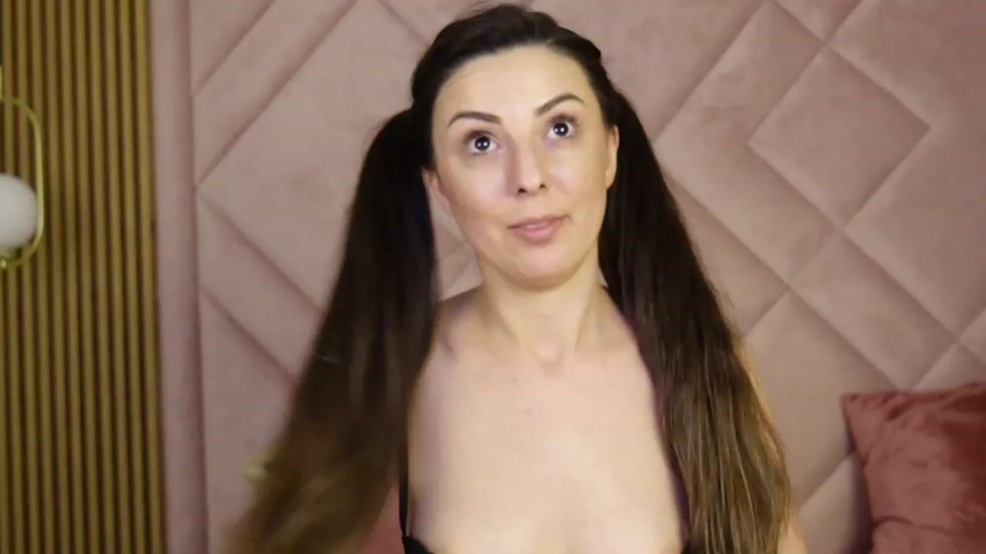 Gallery image thumbnail from SweetAllie1's myfreecams stream on, 06/21/2023, 13:14 image 8 of 20