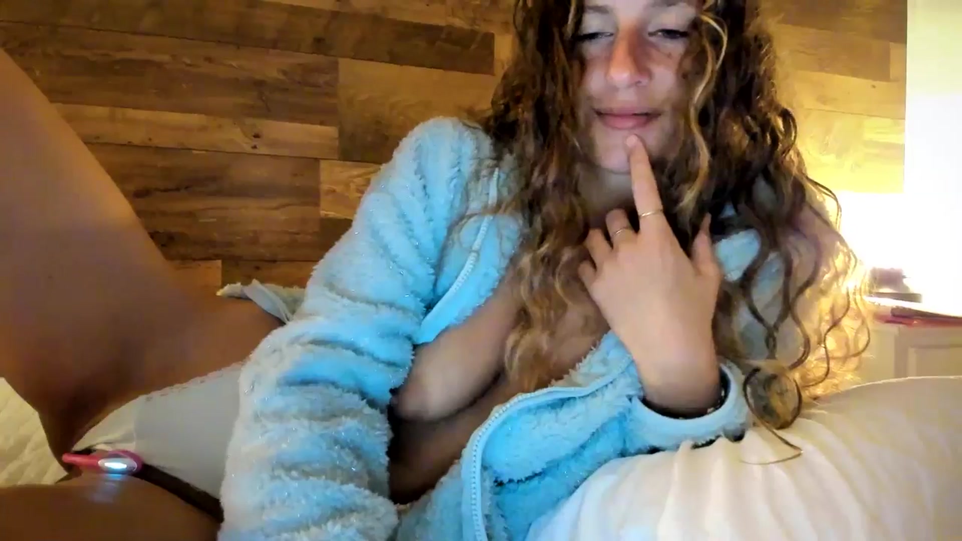 Gallery image thumbnail from SweetAngell18's myfreecams stream on, 01/16/2026, 22:53 image 12 of 20