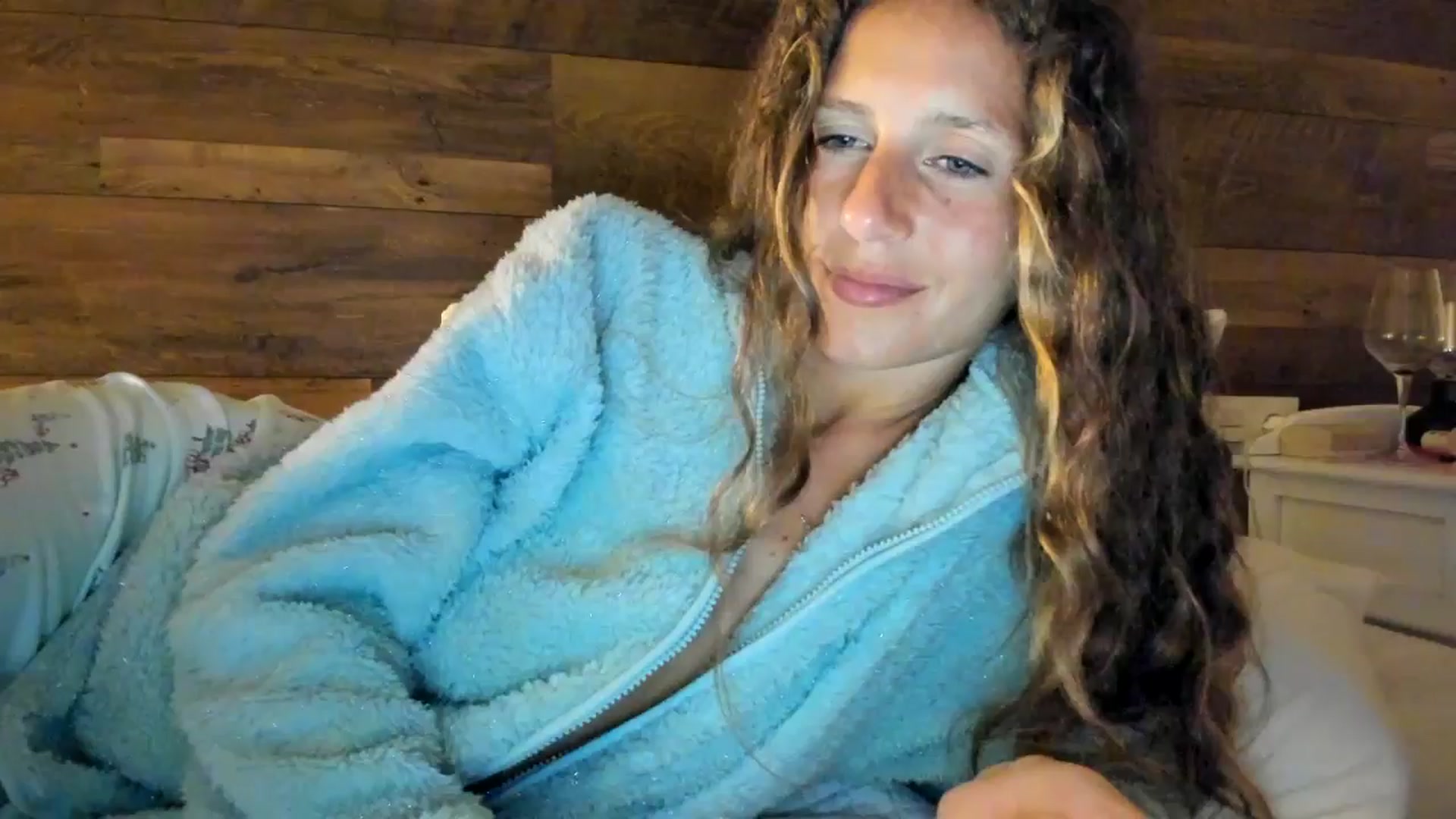Gallery image thumbnail from SweetAngell18's myfreecams stream on, 01/17/2026, 24:14 image 1 of 20