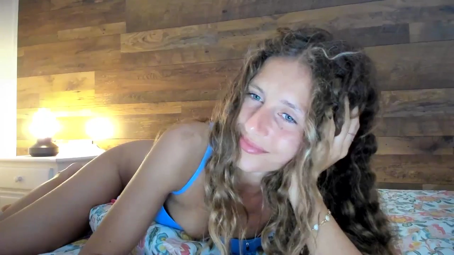 Gallery image thumbnail from SweetAngell18's myfreecams stream on, 01/21/2026, 15:04 image 9 of 20