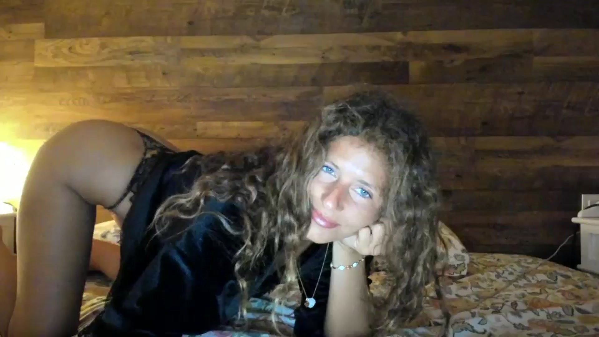 Gallery image thumbnail from SweetAngell18's myfreecams stream on, 01/26/2026, 07:50 image 12 of 20