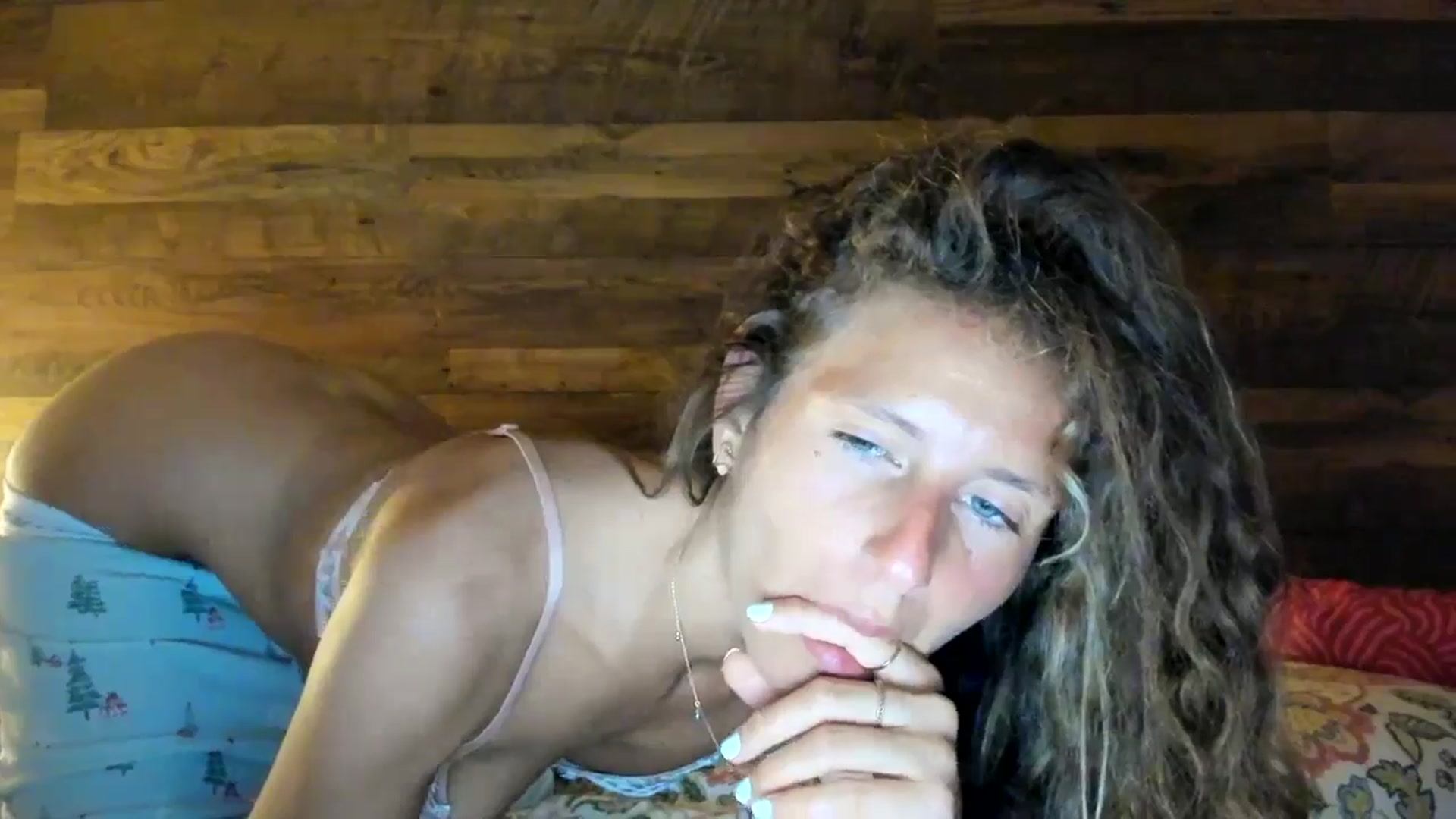Gallery image thumbnail from SweetAngell18's myfreecams stream on, 01/26/2026, 21:42 image 8 of 20