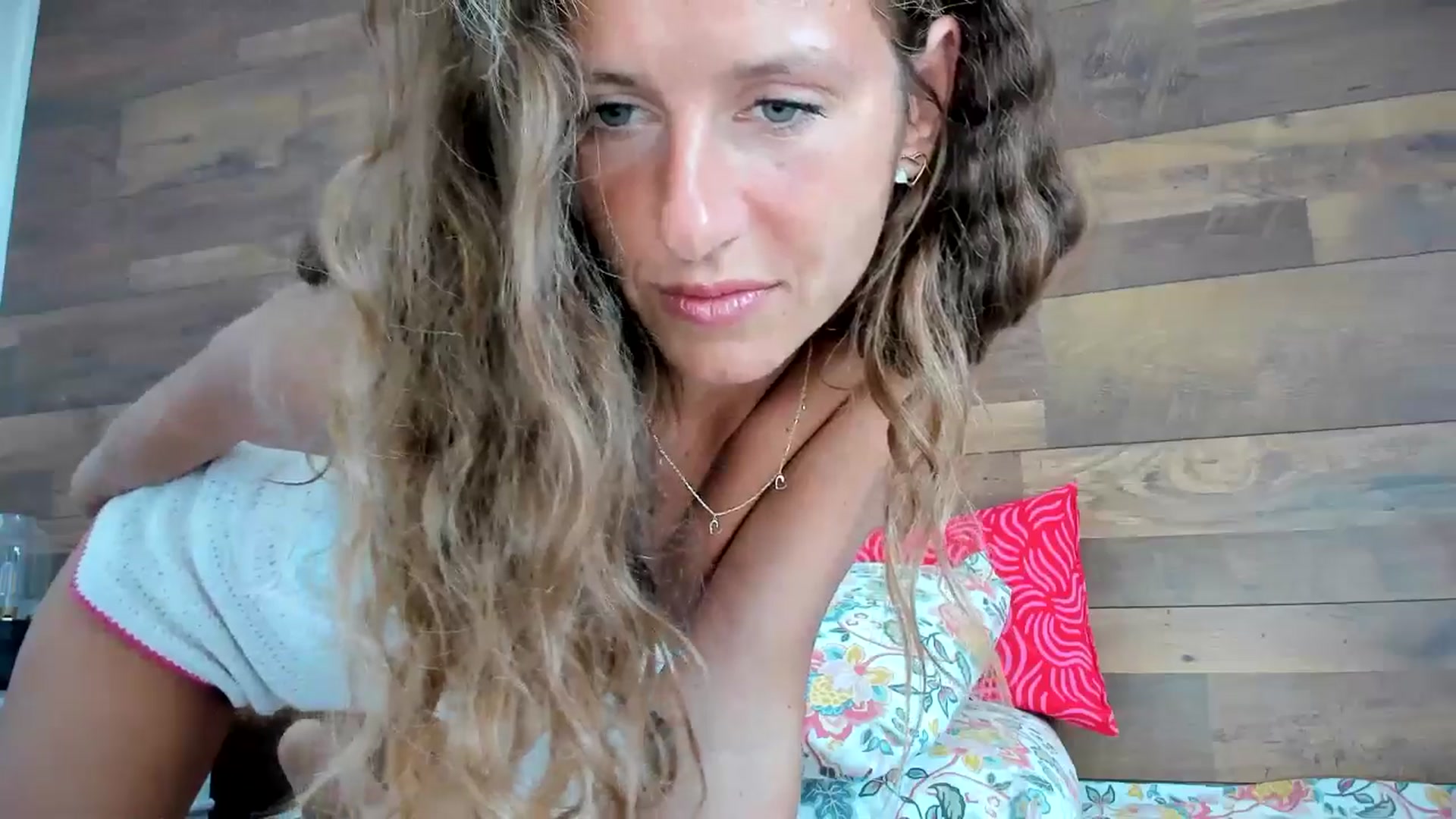 Gallery image thumbnail from SweetAngell18's myfreecams stream on, 01/27/2026, 11:42 image 14 of 20