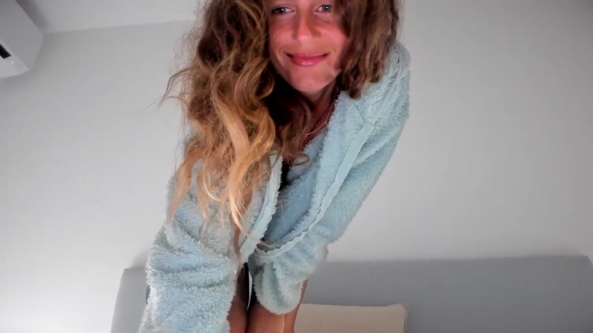 Gallery image thumbnail from SweetAngell18's myfreecams stream on, 02/05/2026, 24:02 image 11 of 20