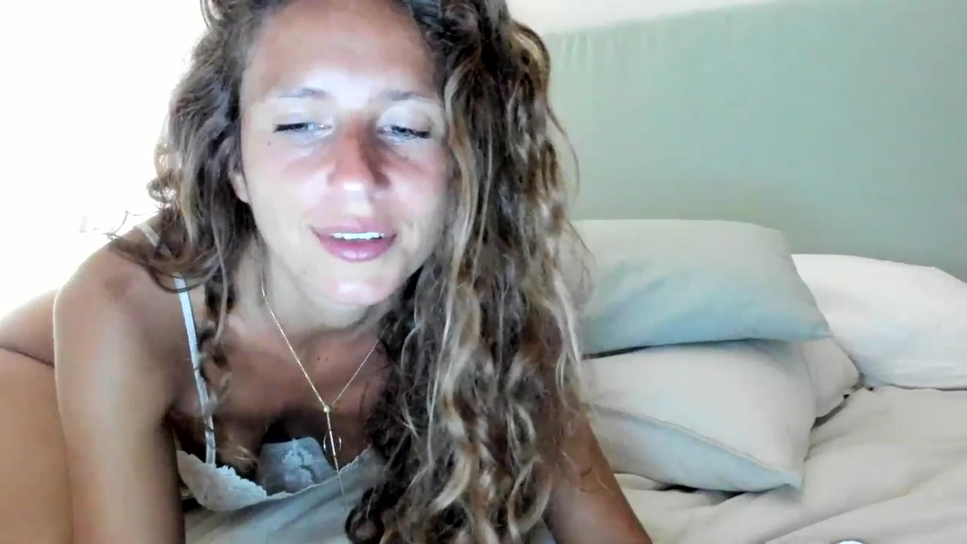 Gallery image thumbnail from SweetAngell18's myfreecams stream on, 02/14/2026, 20:59 image 18 of 20