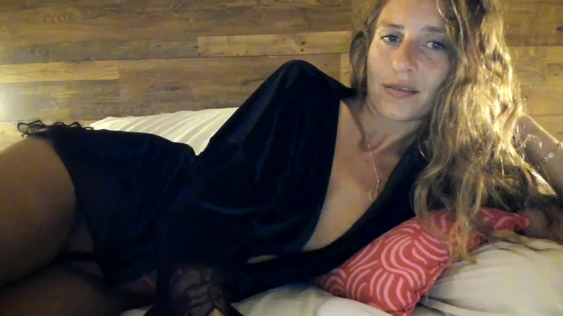 Gallery image thumbnail from SweetAngell18's myfreecams stream on, 03/25/2026, 22:29 image 3 of 20
