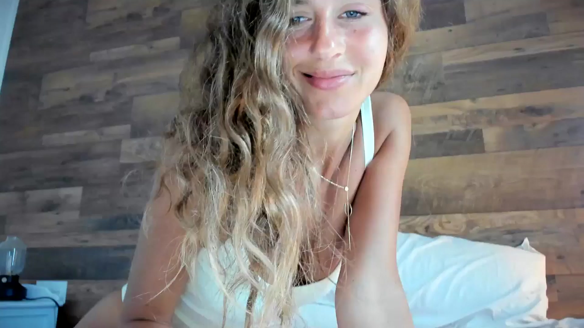 Gallery image thumbnail from SweetAngell18's myfreecams stream on, 03/29/2026, 11:48 image 1 of 20