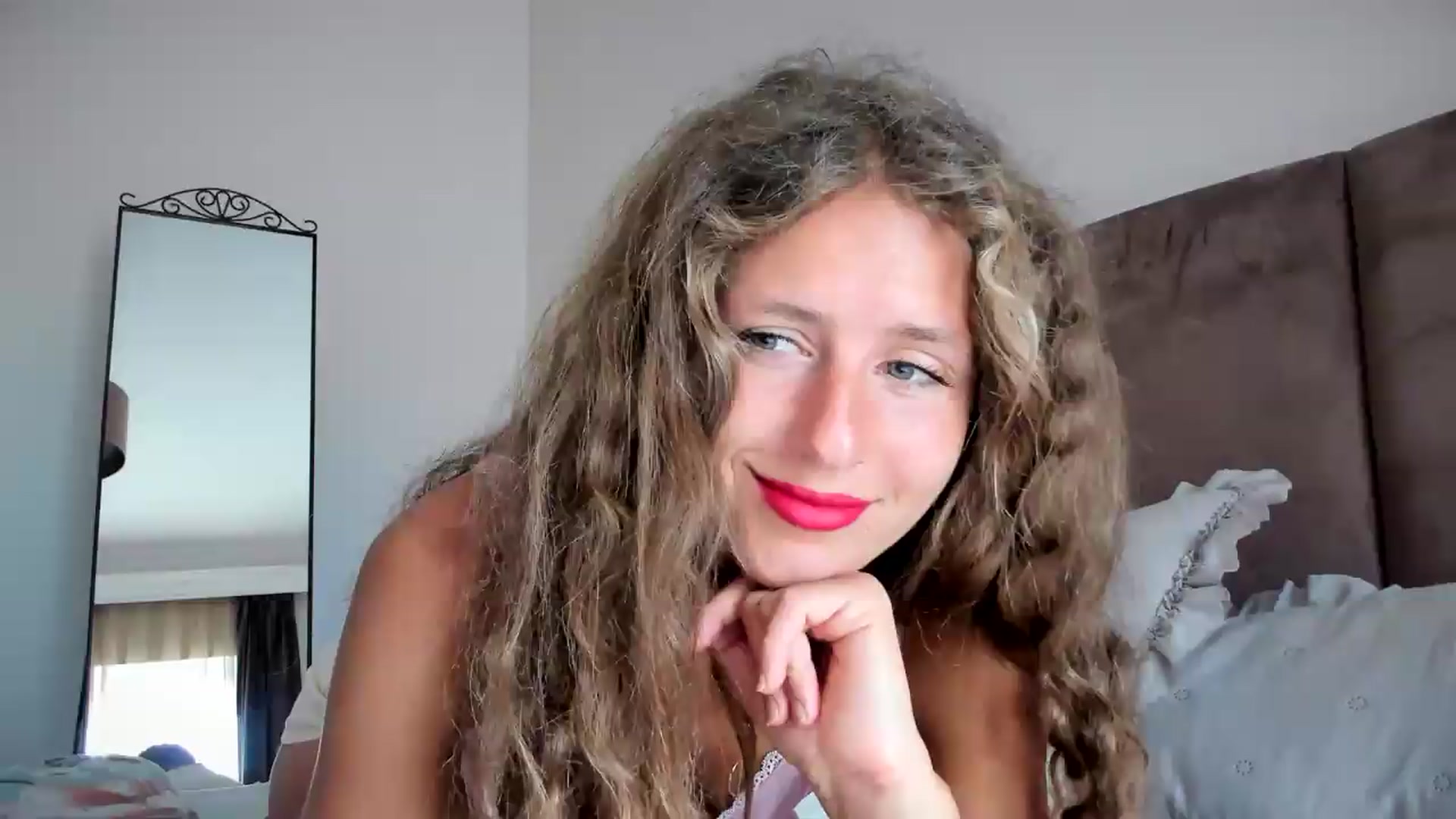 Gallery image thumbnail from SweetAngell18's myfreecams stream on, 04/28/2026, 08:41 image 1 of 20