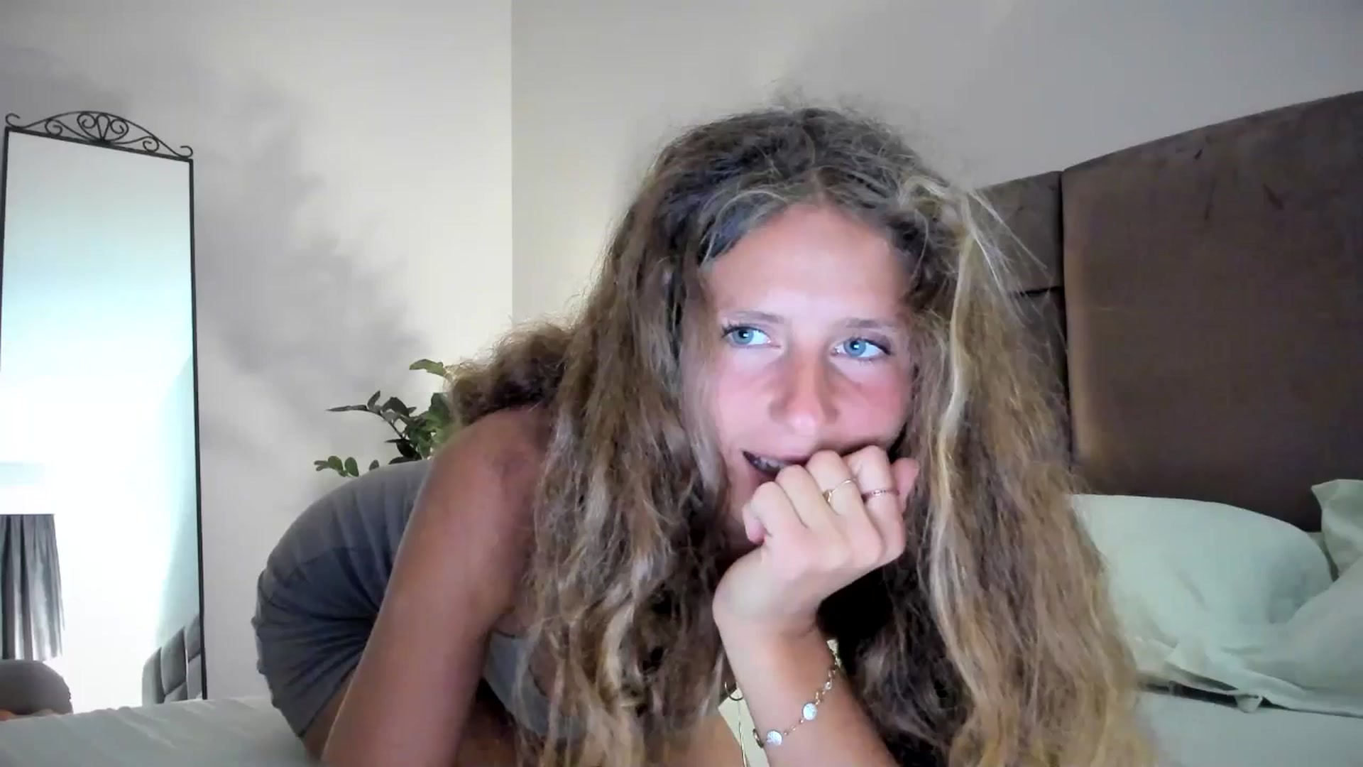 Gallery image thumbnail from SweetAngell18's myfreecams stream on, 05/03/2026, 20:02 image 5 of 20
