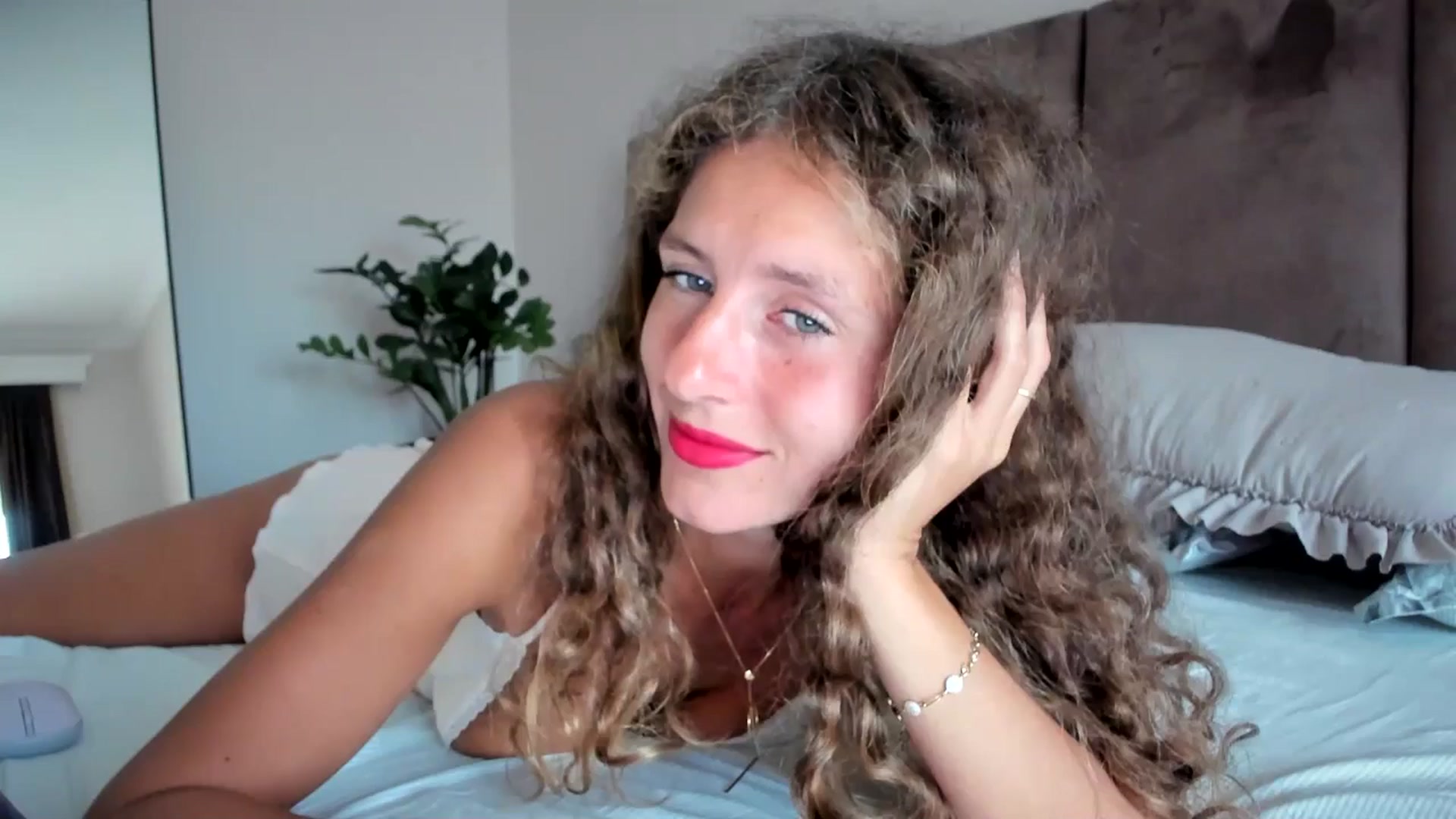 Gallery image thumbnail from SweetAngell18's myfreecams stream on, 05/09/2026, 06:48 image 3 of 20