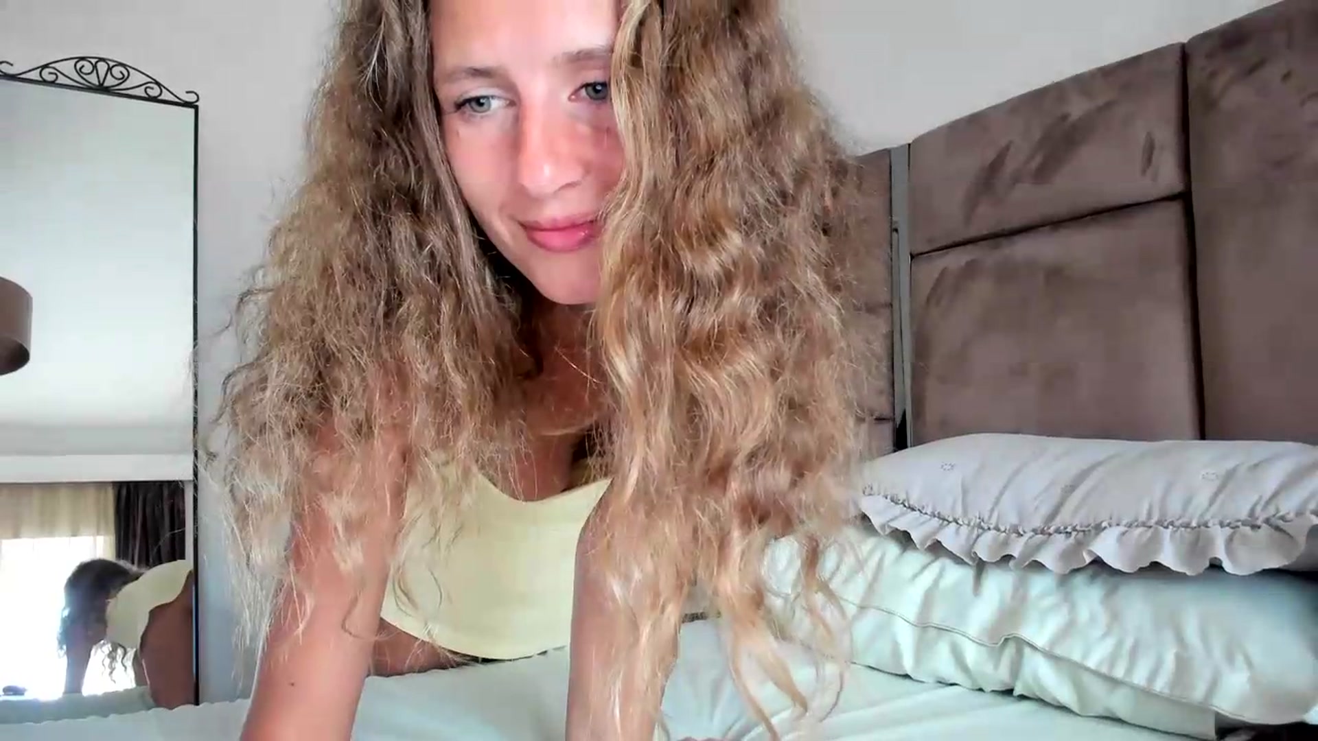Gallery image thumbnail from SweetAngell18's myfreecams stream on, 05/16/2026, 12:52 image 3 of 20
