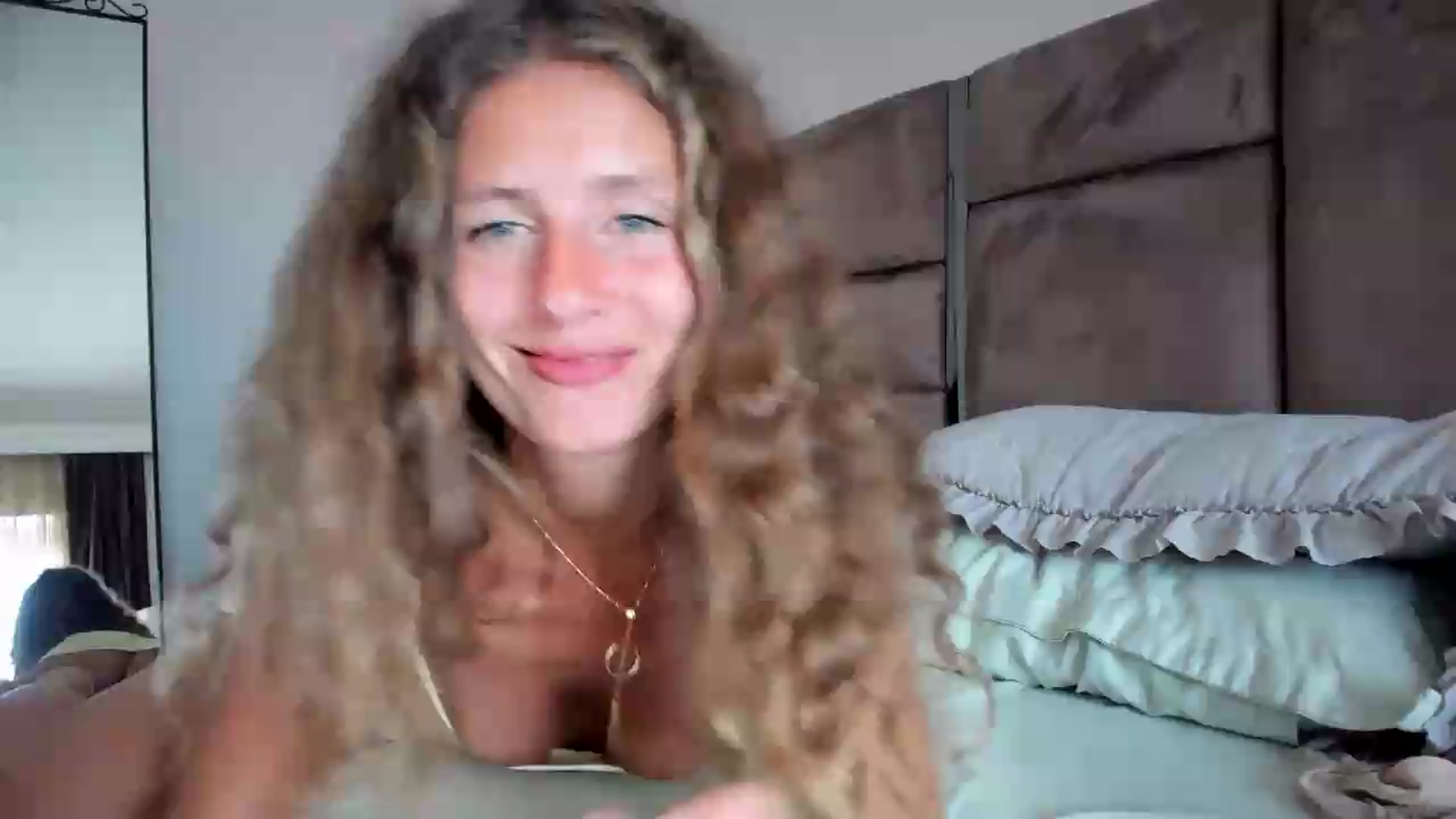 Gallery image thumbnail from SweetAngell18's myfreecams stream on, 05/16/2026, 12:52 image 1 of 20