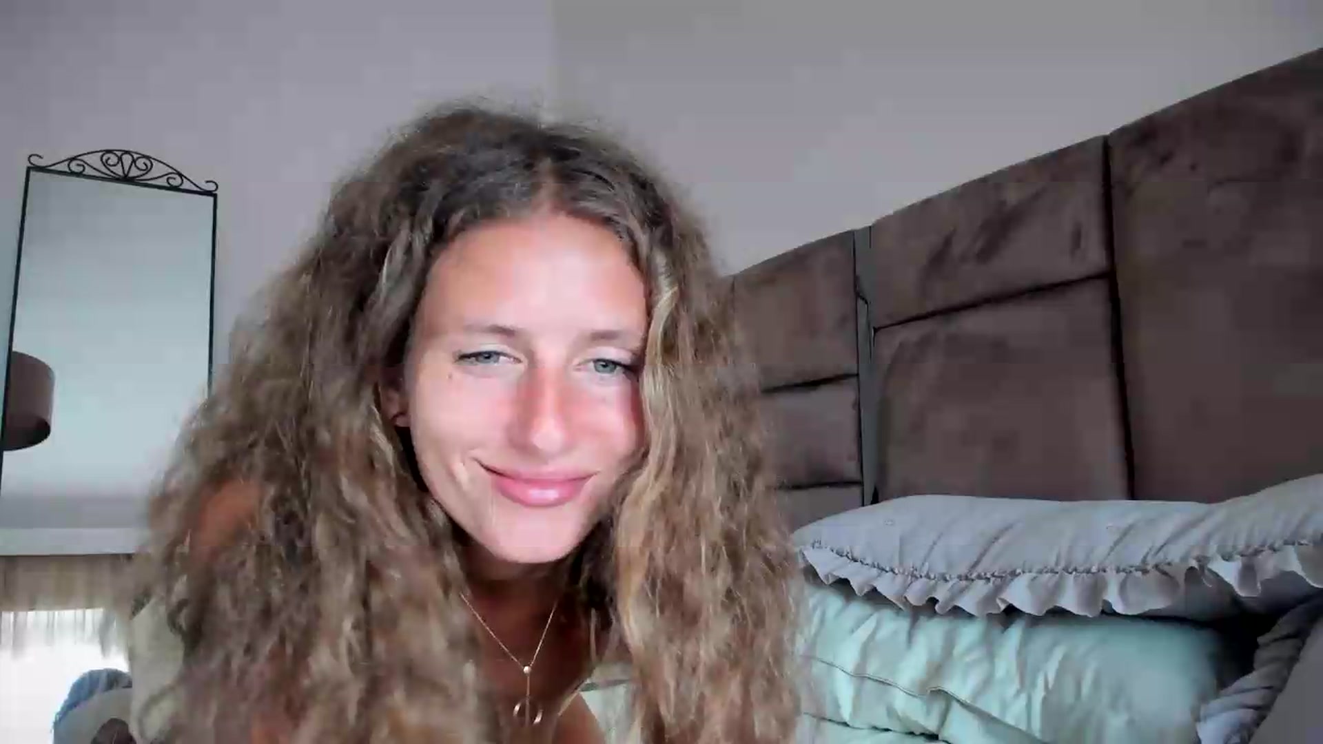 Gallery image thumbnail from SweetAngell18's myfreecams stream on, 05/16/2026, 12:52 image 13 of 20