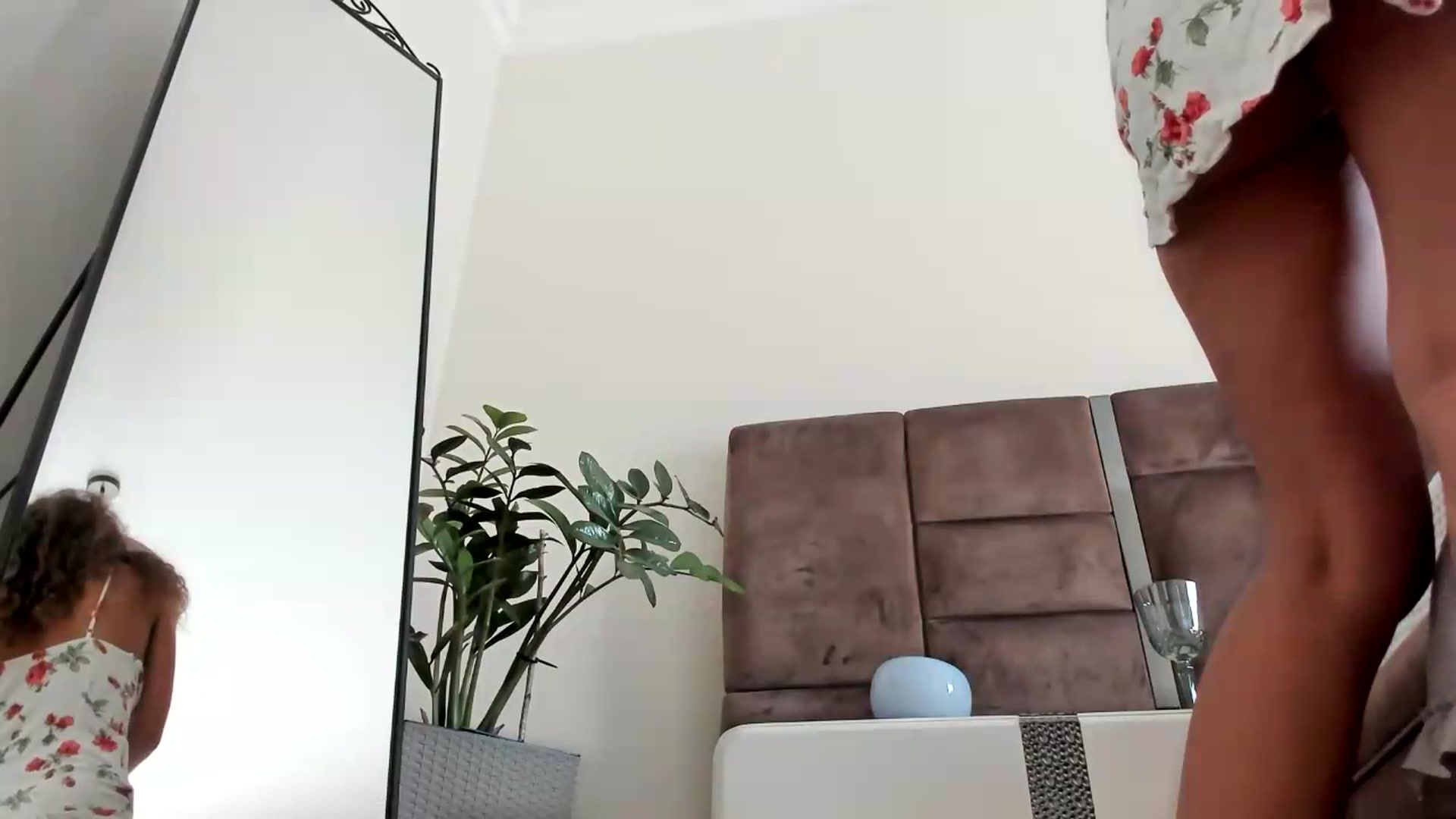 Gallery image thumbnail from SweetAngell18's myfreecams stream on, 05/19/2026, 08:22 image 17 of 20