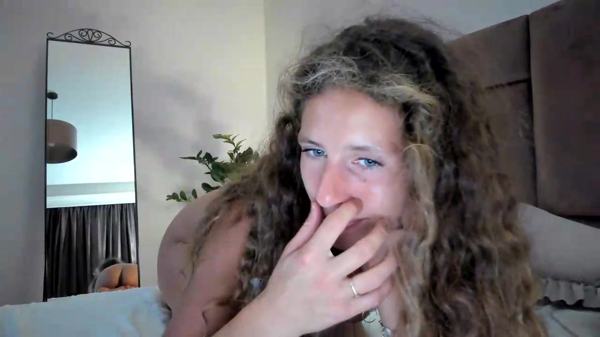 Gallery image thumbnail from SweetAngell18's myfreecams stream on, 05/22/2026, 17:23 image 8 of 20