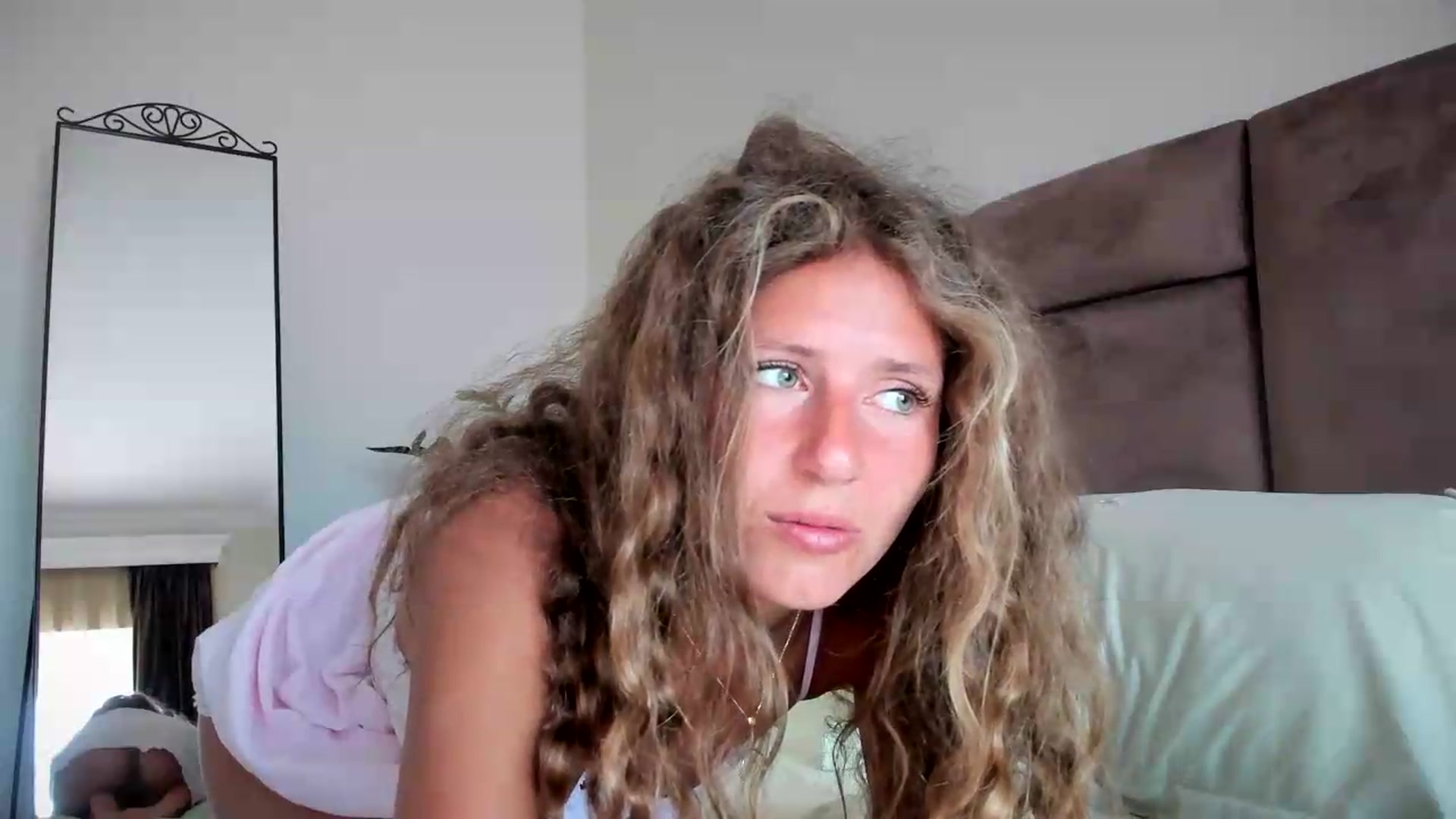 Gallery image thumbnail from SweetAngell18's myfreecams stream on, 05/25/2026, 08:42 image 13 of 20